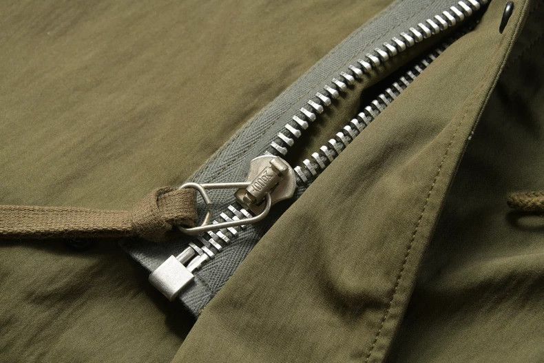 The Real McCoy's The Real McCoy's M-65 parka in army green, a large coat Size US M / EU 48-50 / 2 - 7 Thumbnail