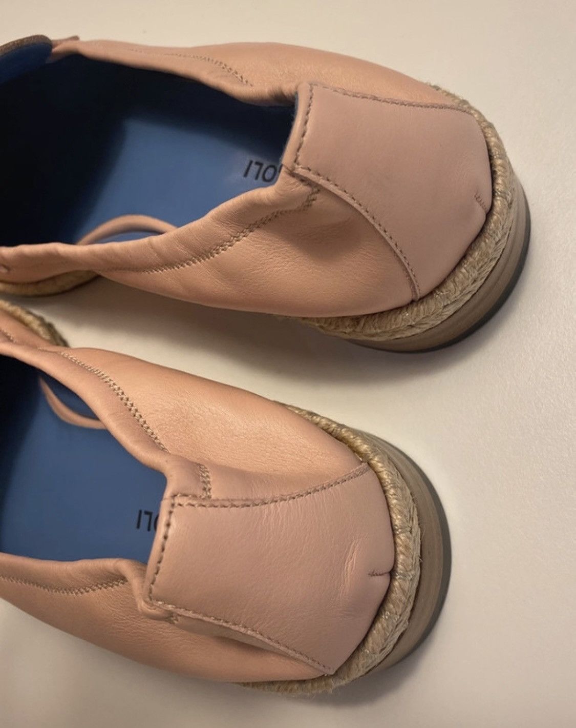 Loafers in smooth leather and rope