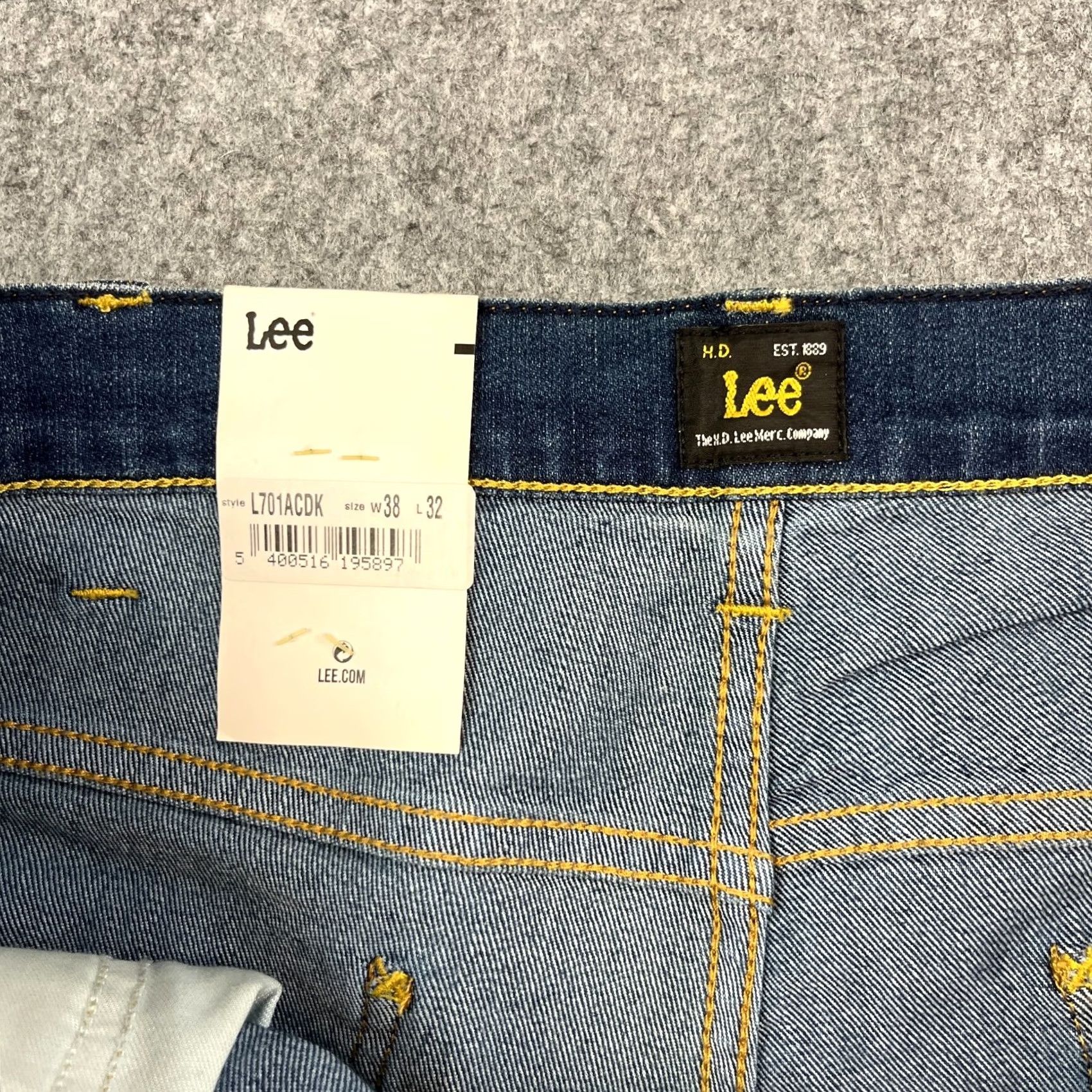 Lee Lee Rider Jeans Slim Straight 38 32 Medium Wash Blue Whiskers Zip Fly BNWTS Mens Jeans Slim Blue 5-Pocket Design Vintage? No Size US 38 / EU 54 - 7 Thumbnail