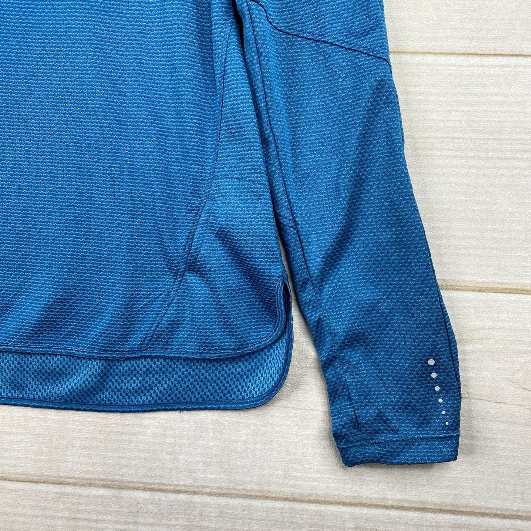 Layer 8 Layer 8 Top Womens M Turquoise Long Sleeve Thumb Holes Athletic Qwick Dry Mock Size M / US 6-8 / IT 42-44 - 2 Thumbnail
