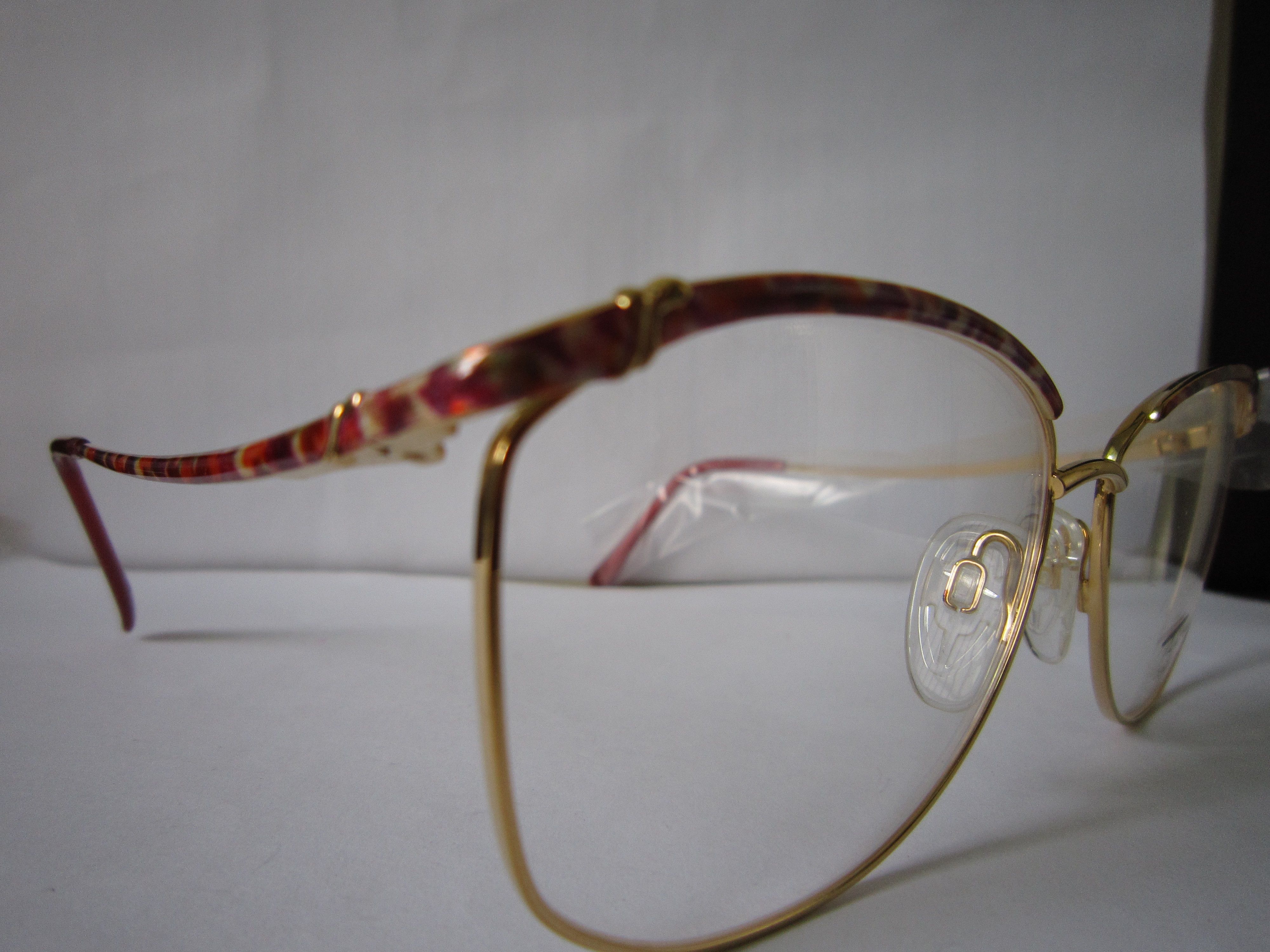 Vintage Vintage 80s TURA Mod 402 Red Woman Eyeglasses Frame Size ONE SIZE - 2 Thumbnail