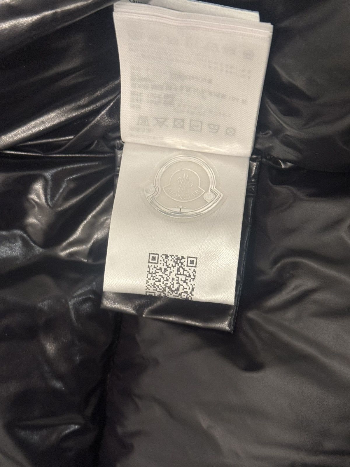 Moncler Moncler Montcla Down Jacket Black - Brand New w/ Packaging Size US M / EU 48-50 / 2 - 10 Thumbnail