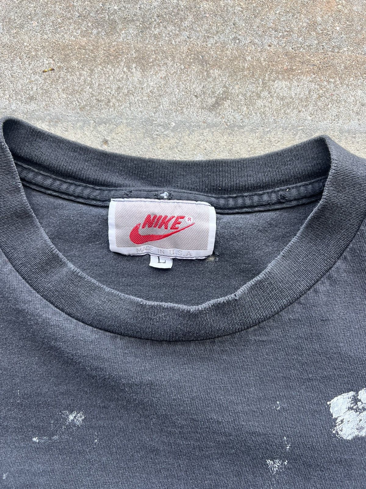 Nike × Vintage ✔️ VINTAGE 90’s Nike Black and Red Paint splatter T-Shirt ✔️ Size US L / EU 52-54 / 3 - 3 Thumbnail