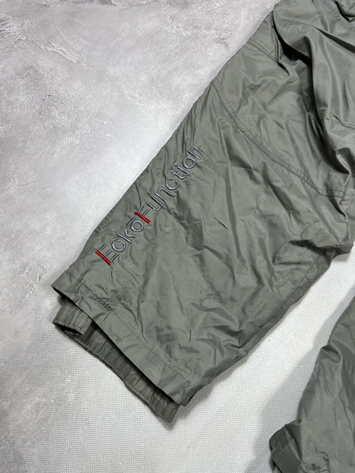 Ecko Unltd. Vintage Ecko Undl Made in Korea Distressed Nylon Pants Size US 34 / EU 50 - 3 Thumbnail