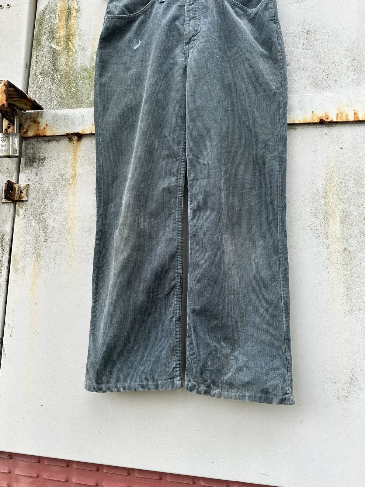 Levi's 👹THRASHED Faded Levis Corduroy Baggy Jeans Size US 27 - 6 Thumbnail