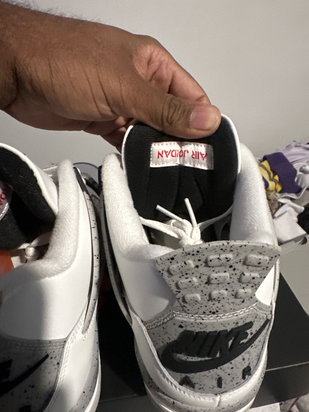 Nike Retro 4 Cements Size US 9 / EU 42 - 3 Thumbnail