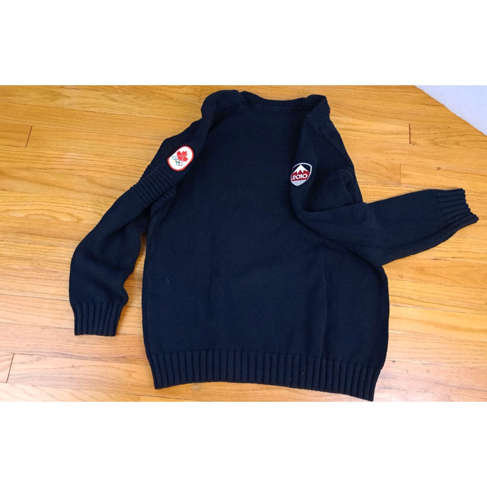 Hudson Hudson Bay Co. Sweatshirt Pullover Unisex Adults Black 100% Cotton Fleece Embroidered Olympics 2010 Vancouver Large M Size US M / EU 48-50 / 2 - 7 Thumbnail