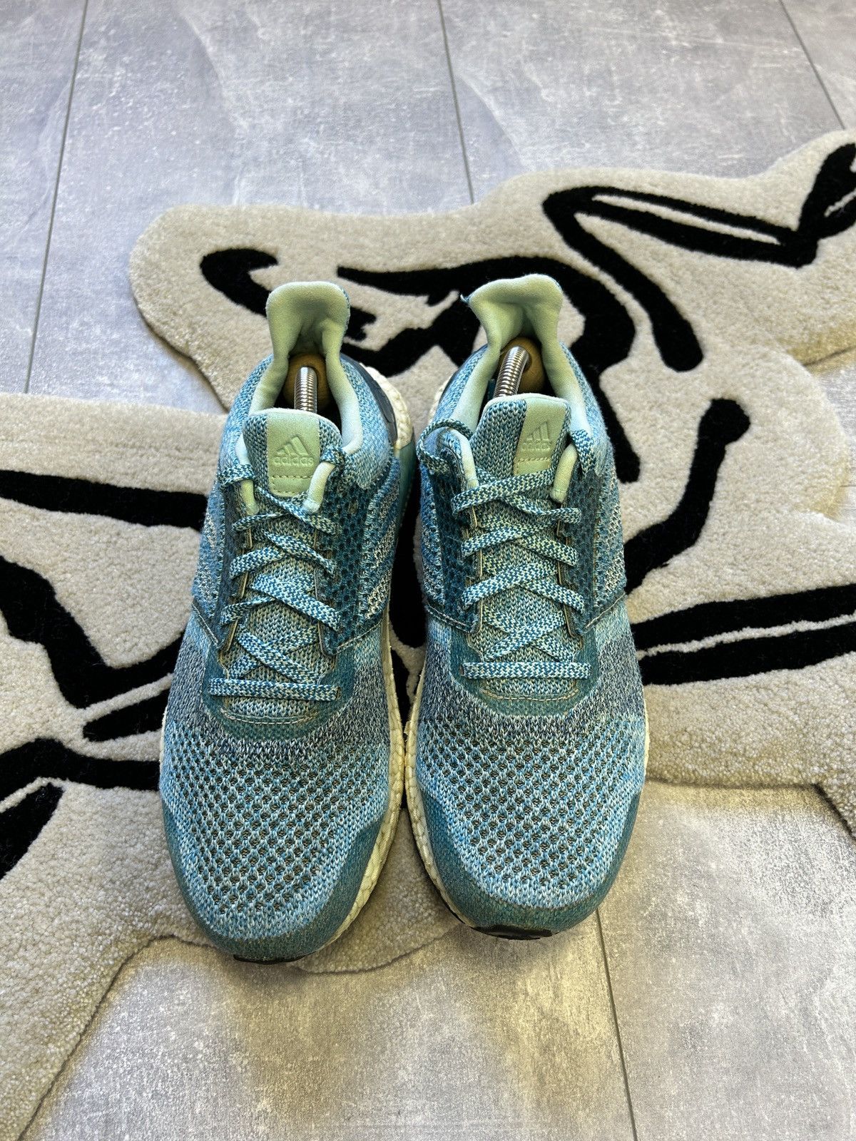 Adidas Women’s Adidas UltraBoost sneakers low top size 41 running Size US 9 / IT 39 - 3 Thumbnail