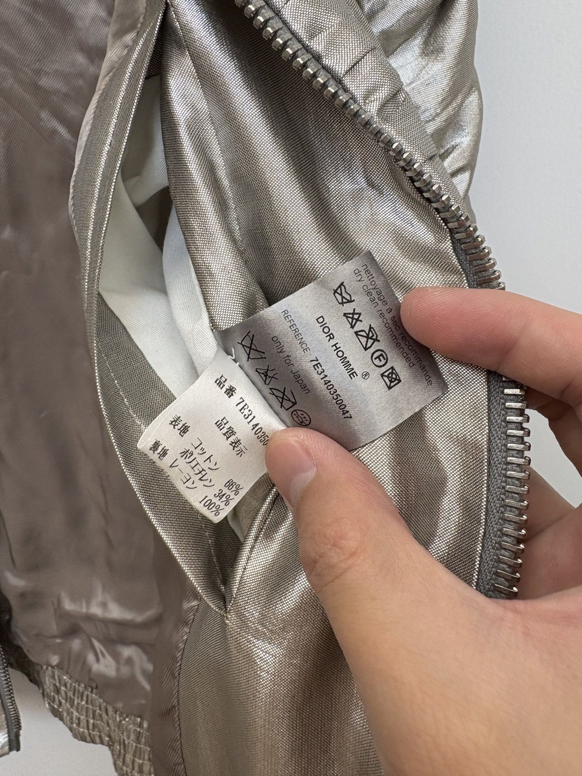 Dior Dior 07Ss Show Style Laser Silver Enamel Pleated Thin Jacket Size US S / EU 44-46 / 1 - 10 Thumbnail