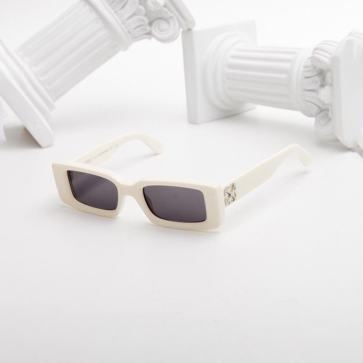 Off-White OFF WHITE ARTHUR WHITE SUNGLASSES Size ONE SIZE - 1 Thumbnail