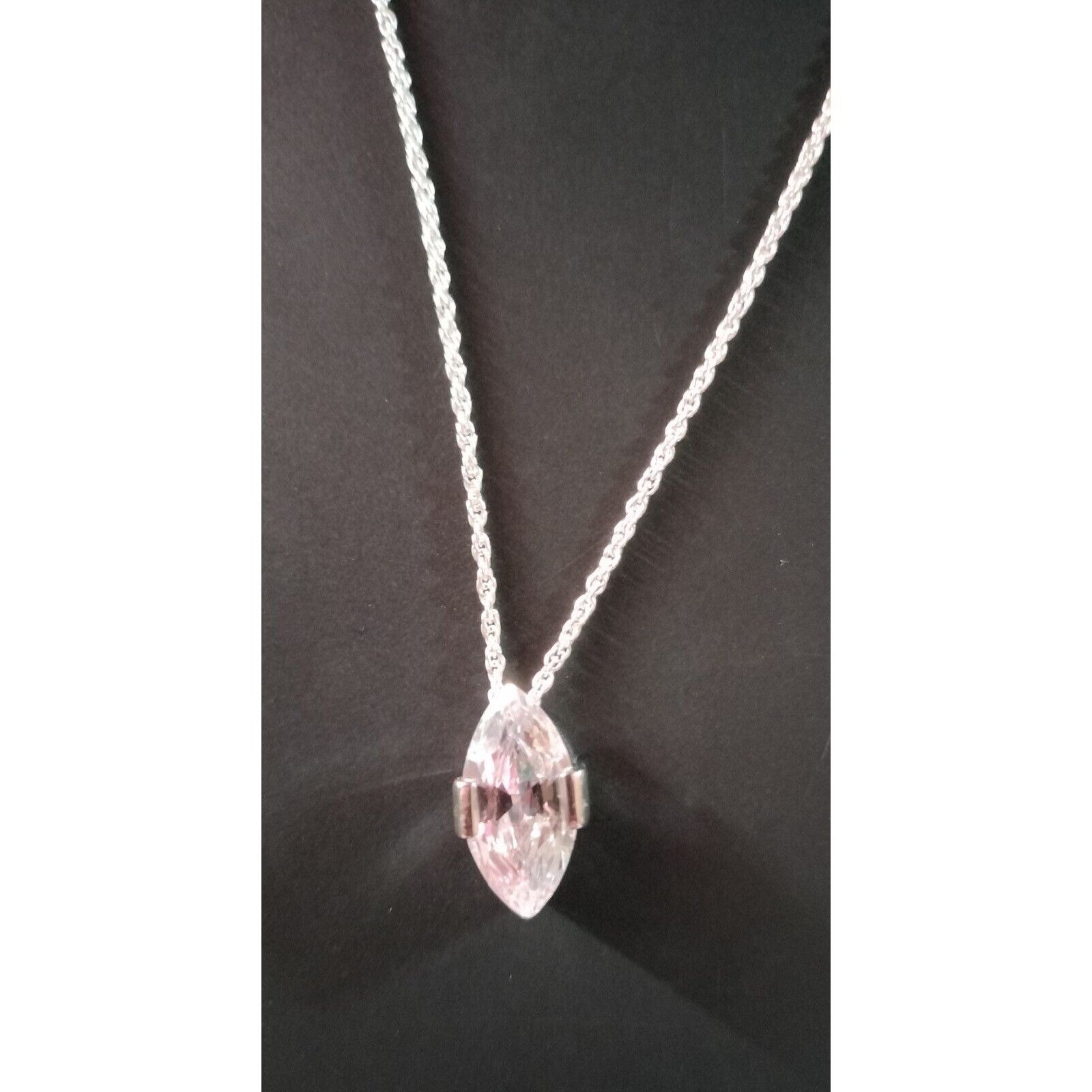 Vintage Avon Luminosity Ultra Marquise Cut CZ Necklace Vintage 2003 Size ONE SIZE - 10 Thumbnail