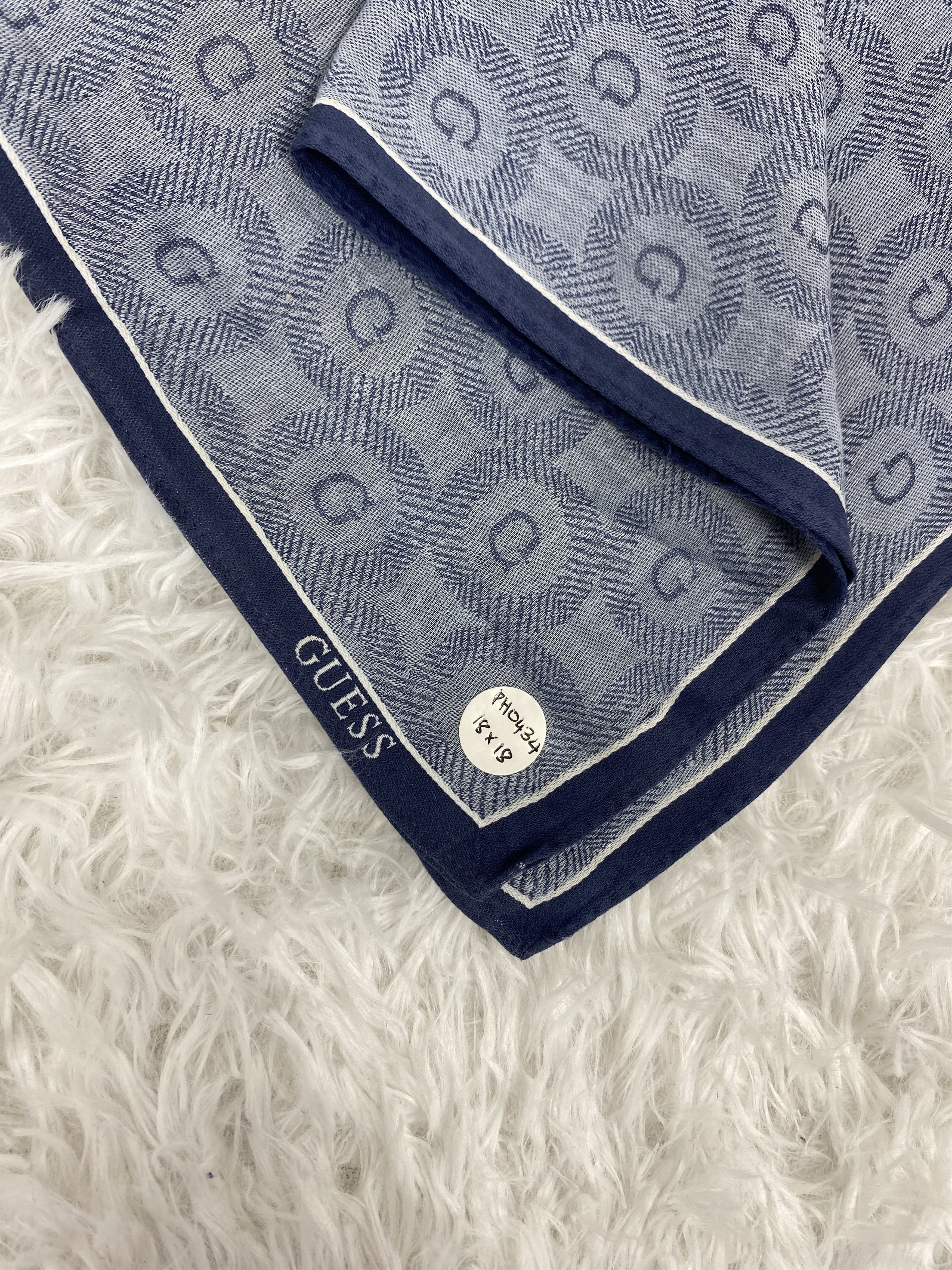 Guess Vintage Guess Handkerchief Neckerchief PH0434 Size ONE SIZE - 2 Thumbnail