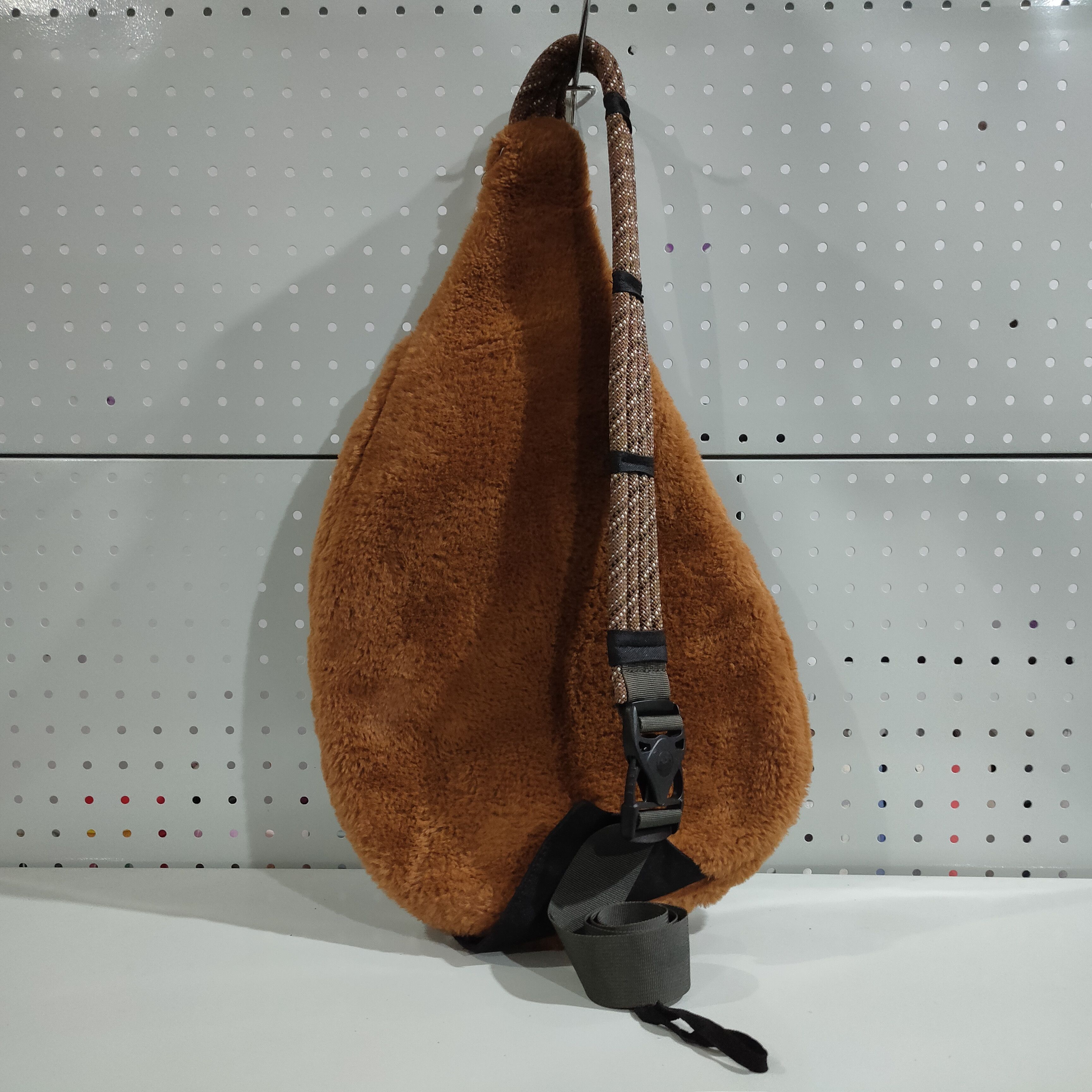 KAVU 🔥KAVU Rope Fuzz Sling Bag Crossbody Backpack Size ONE SIZE - 5 Thumbnail