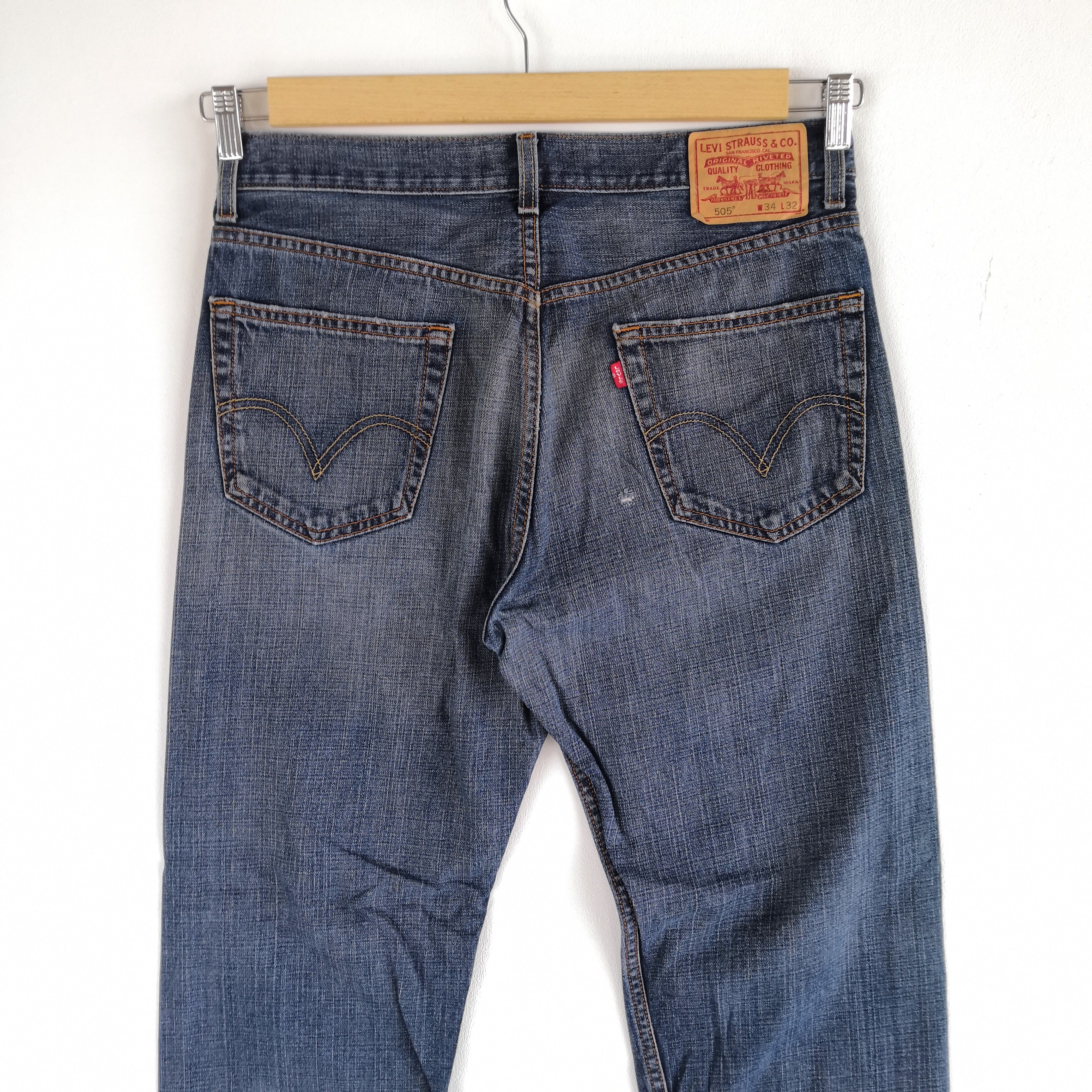 Levi's Vintage Levis 505 Distressed Jeans Levi's Light Wash Denim Size US 32 / EU 48 - 4 Thumbnail