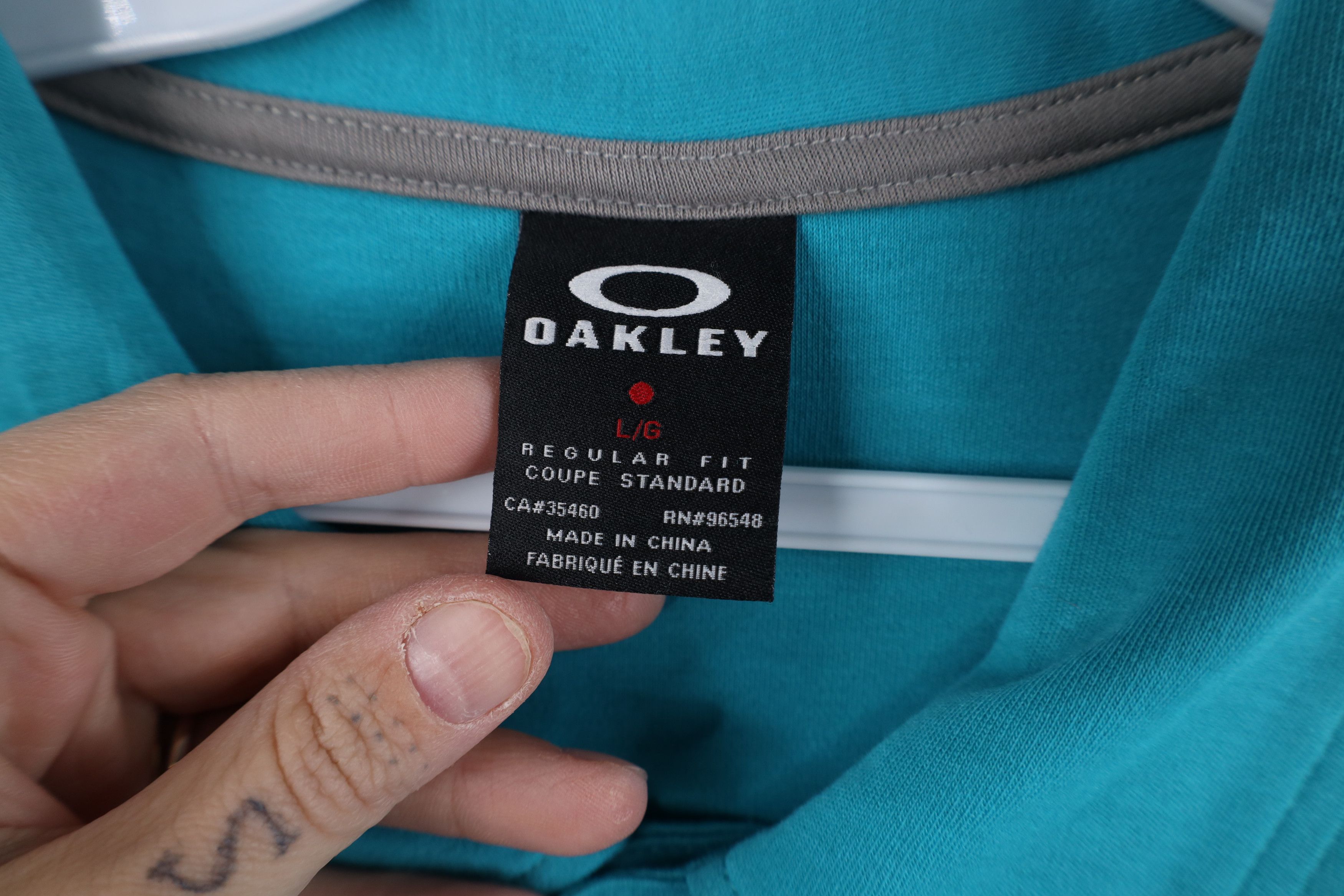 Oakley Vintage Y2K Oakley Logo Soft Touch Collared Golf Polo Shirt Size US L / EU 52-54 / 3 - 8 Thumbnail
