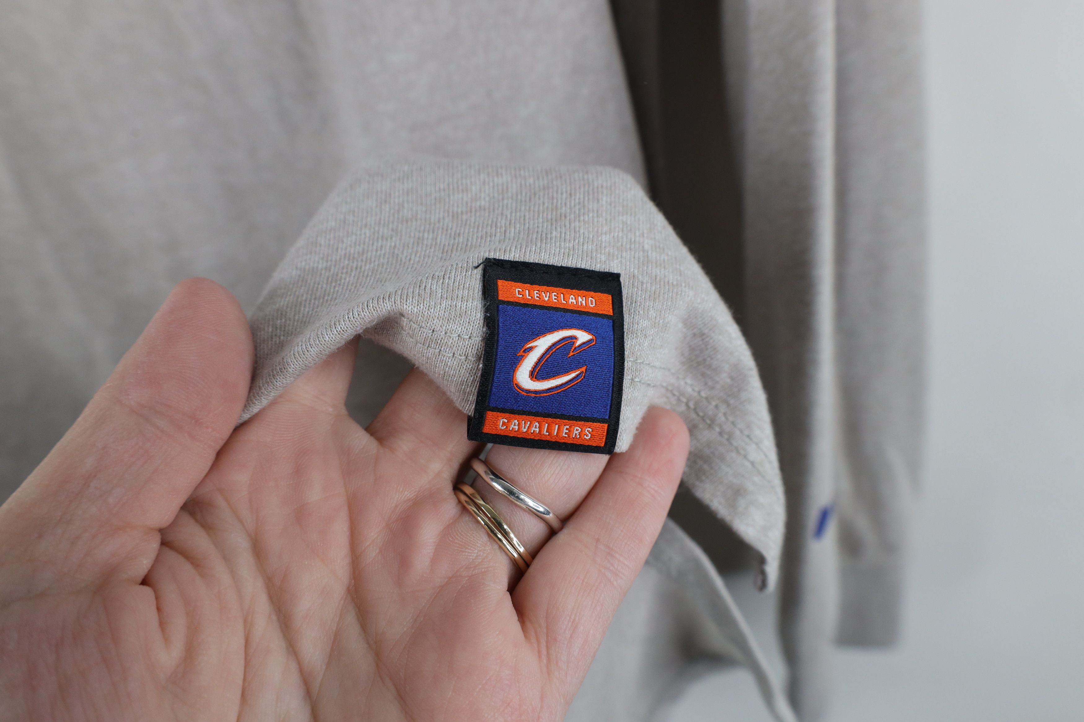 Nike × Vintage Nike NBA Cleveland Cavaliers Basketball Long Sleeve T-Shirt Size US M / EU 48-50 / 2 - 6 Thumbnail