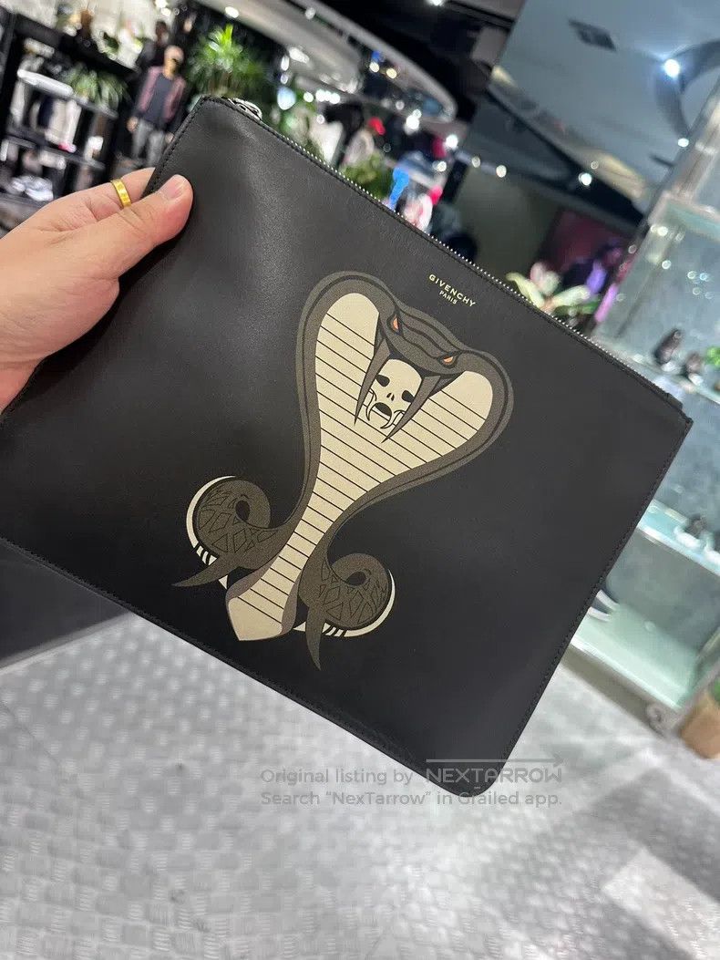 Givenchy Givenchy Cobra Handbag Size ONE SIZE - 1 Thumbnail