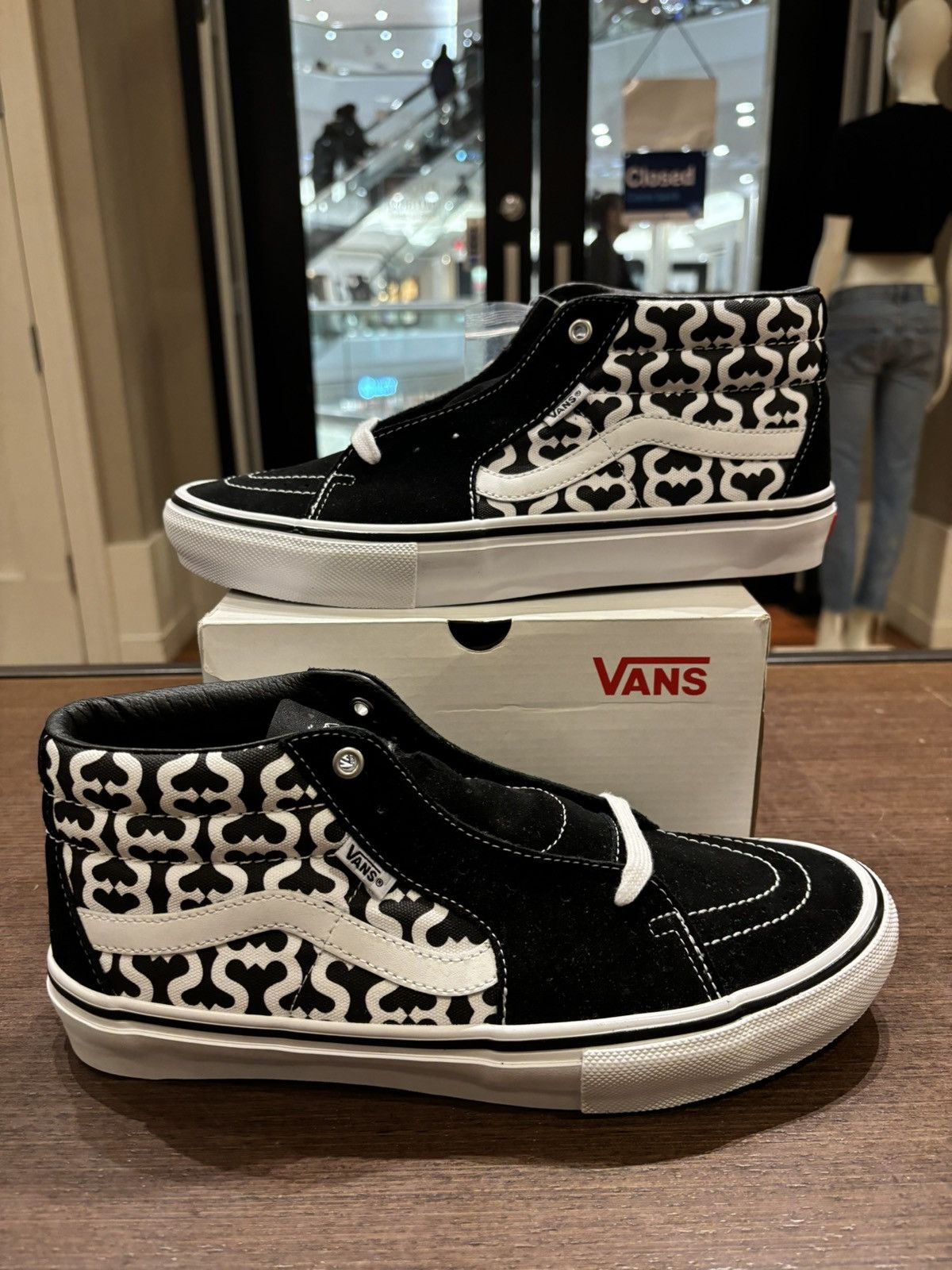 Supreme × Vans Supreme Vans Monogram Size US 10 / EU 43 - 1 Thumbnail