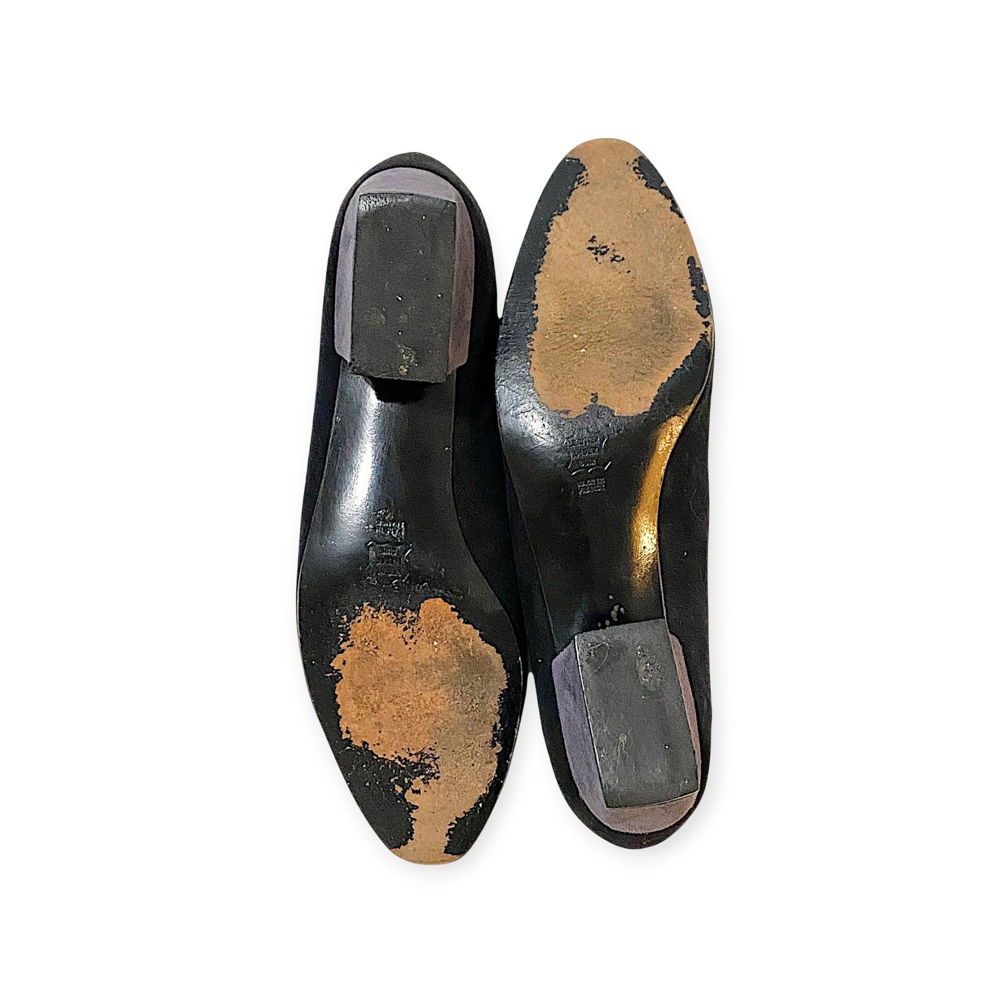 Robert Clergerie 1990s Clergerie Suede Pumps w/ Removable Ornament Sz 7 Size US 7 / IT 37 - 9 Thumbnail