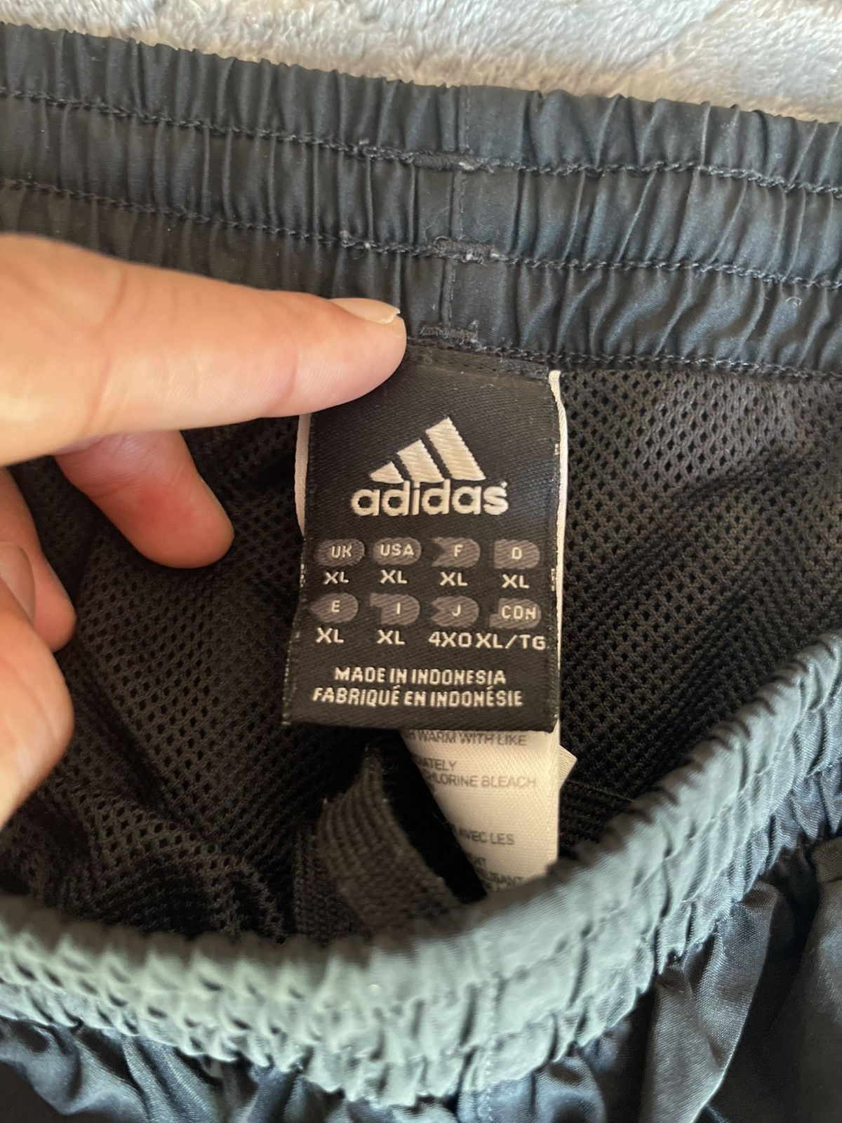 Adidas 90’s Vintage Adidas Track Pants Black Size US 39 - 3 Thumbnail