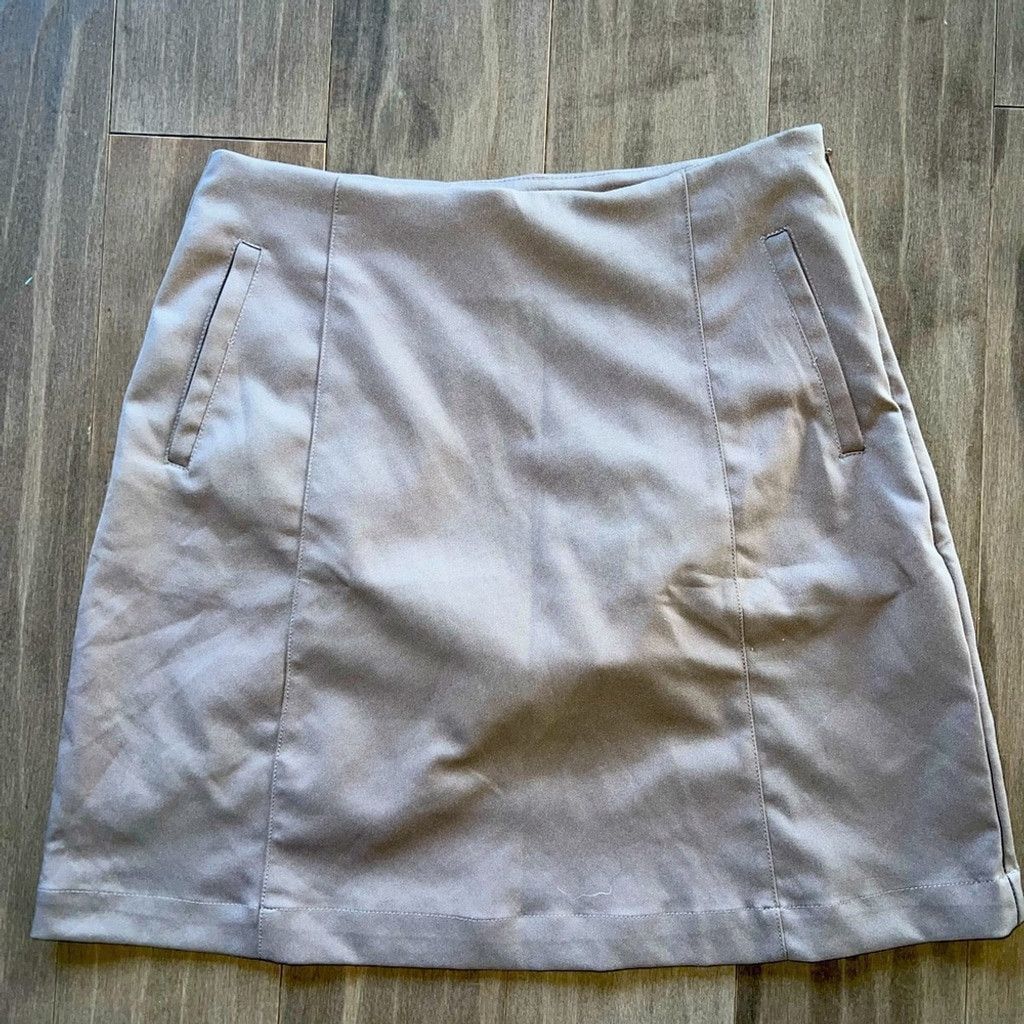 Other TAIL golf Skort light brown tan size 6 performance Size 28" / US 6 / IT 42 - 1 Thumbnail