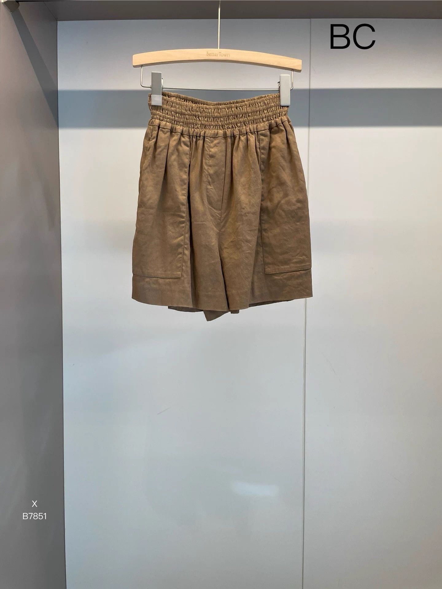 Brunello Cucinelli Brunello Cucinelli BC Khaki Linen Shorts 36 Size US 36 / EU 52 - 1 Thumbnail