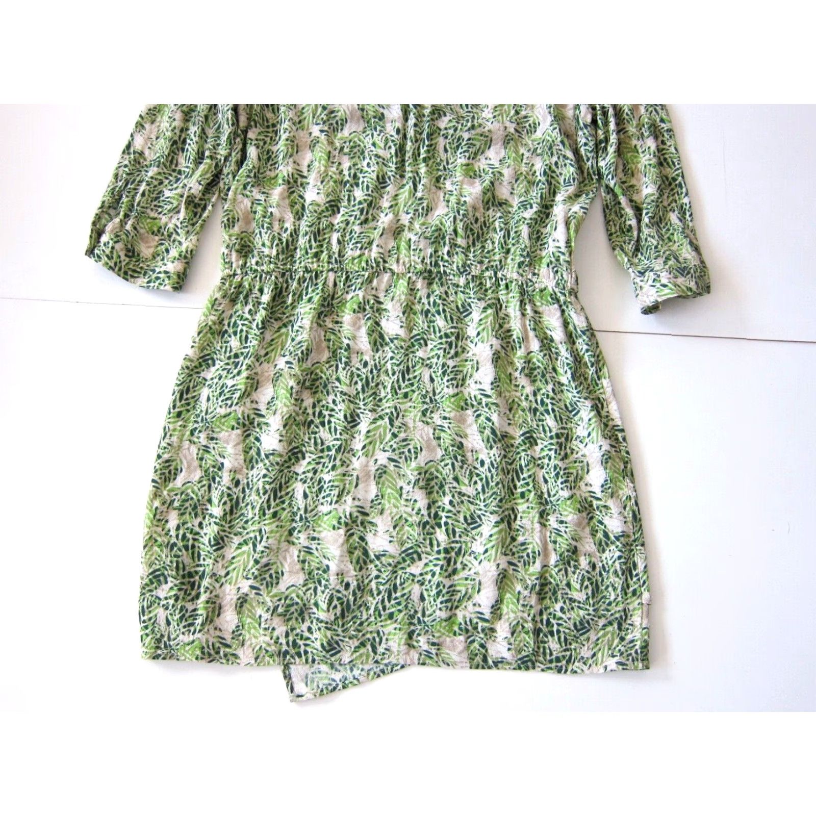 Vintage CAbi 100% Rayon Green Floral 3/4 Sleeve Collared Shirt Sheath Dress Medium Shirt Dress Womens Green Floral 100% Rayon Size M / US 6-8 / IT 42-44 - 6 Thumbnail