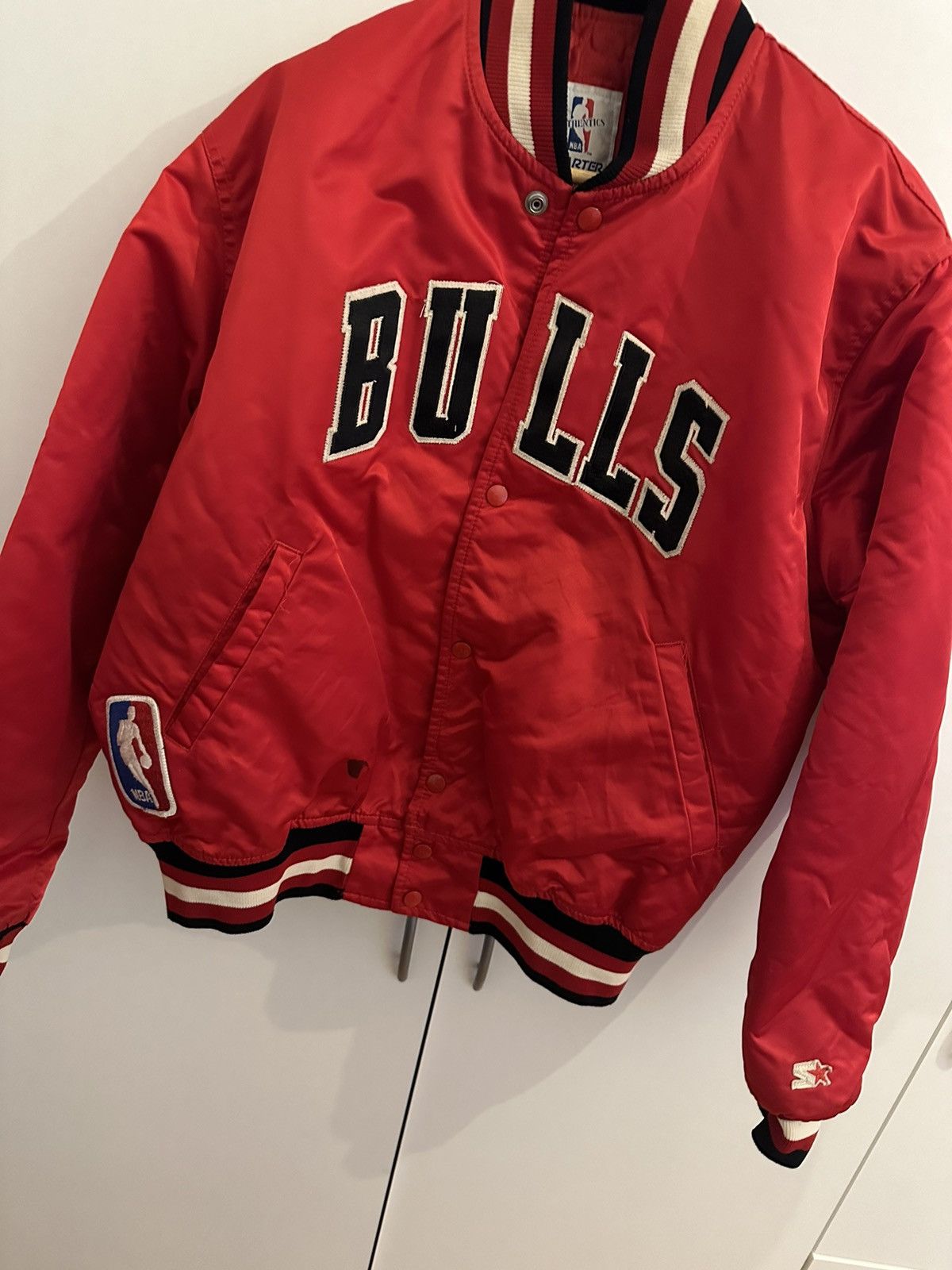 Starter Starter Jacket Chicago Bulls Size M-L NBA Vintage Starter Size US L / EU 52-54 / 3 - 3 Thumbnail