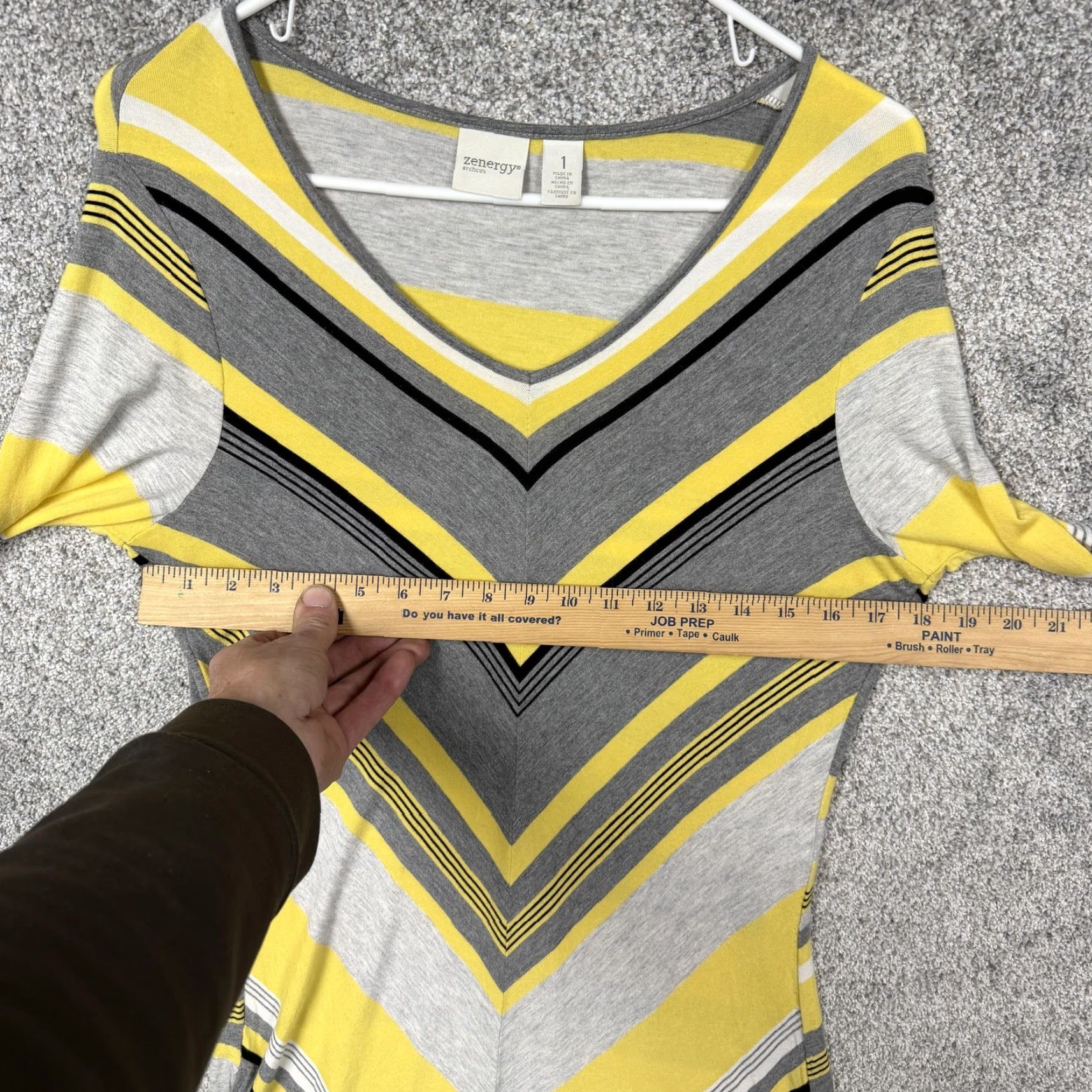 Vintage Chicos Zenergy Dress SZ 1 Gray Yellow Chevron Stripe V-Neck Boho Sporty Casual Dress Size XS / US 0-2 / IT 36-38 - 4 Thumbnail