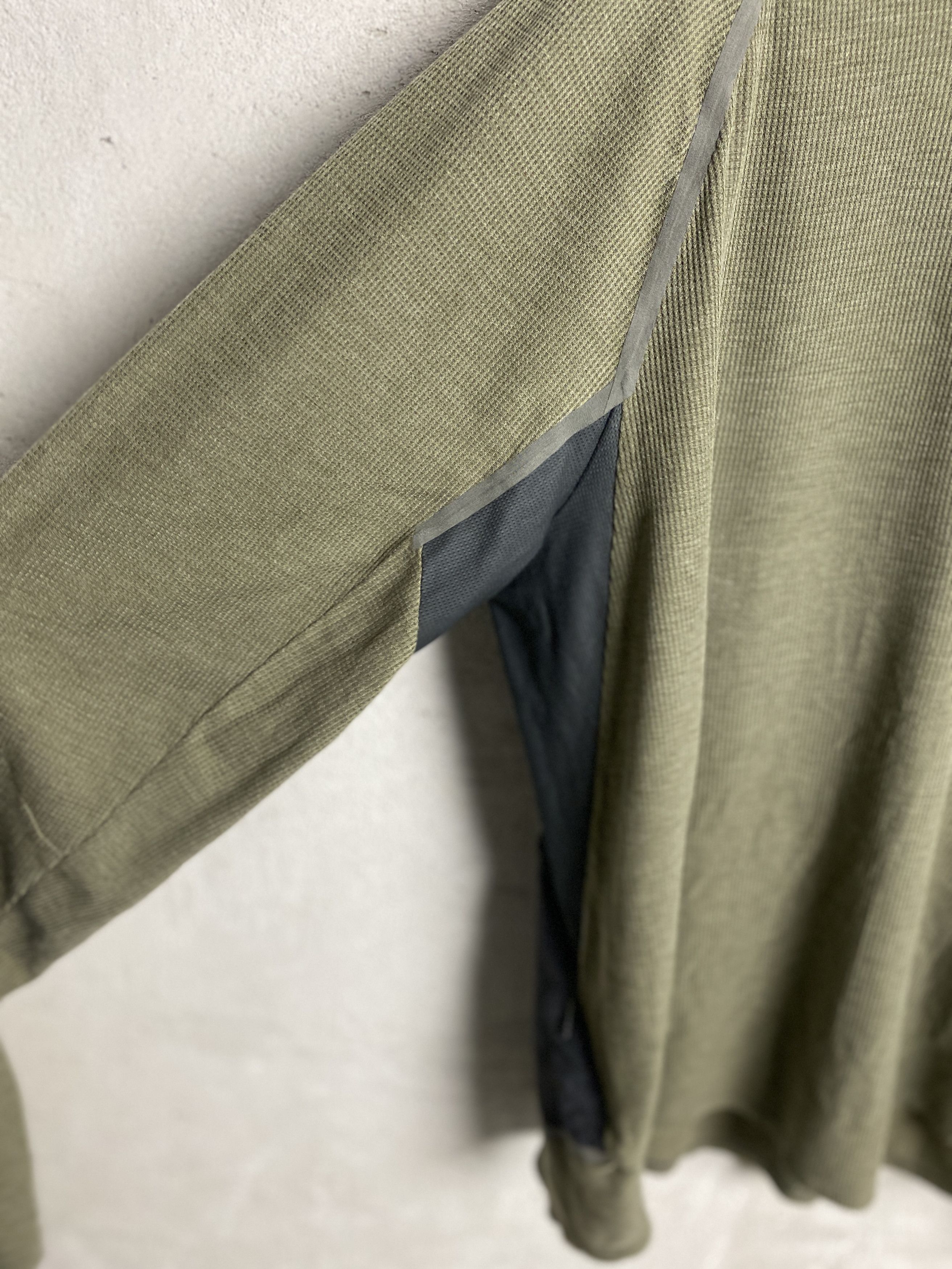 Lululemon Lululemon Ventilated hiking long sleeve t-shirt tee sport Size US L / EU 52-54 / 3 - 4 Thumbnail