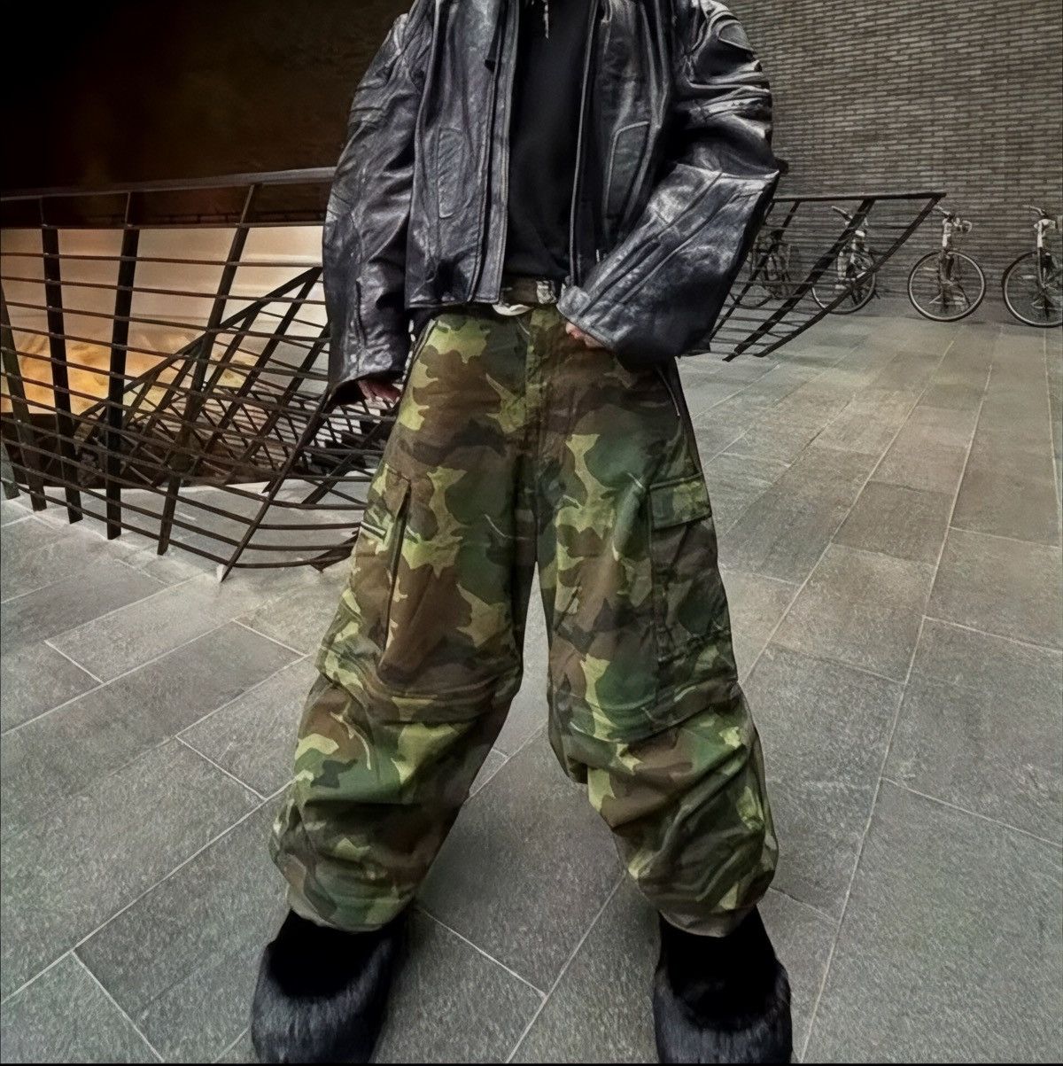 Japanese Brand Japanese + Cargo + Baggy + Pants Size US 31 - 1 Thumbnail