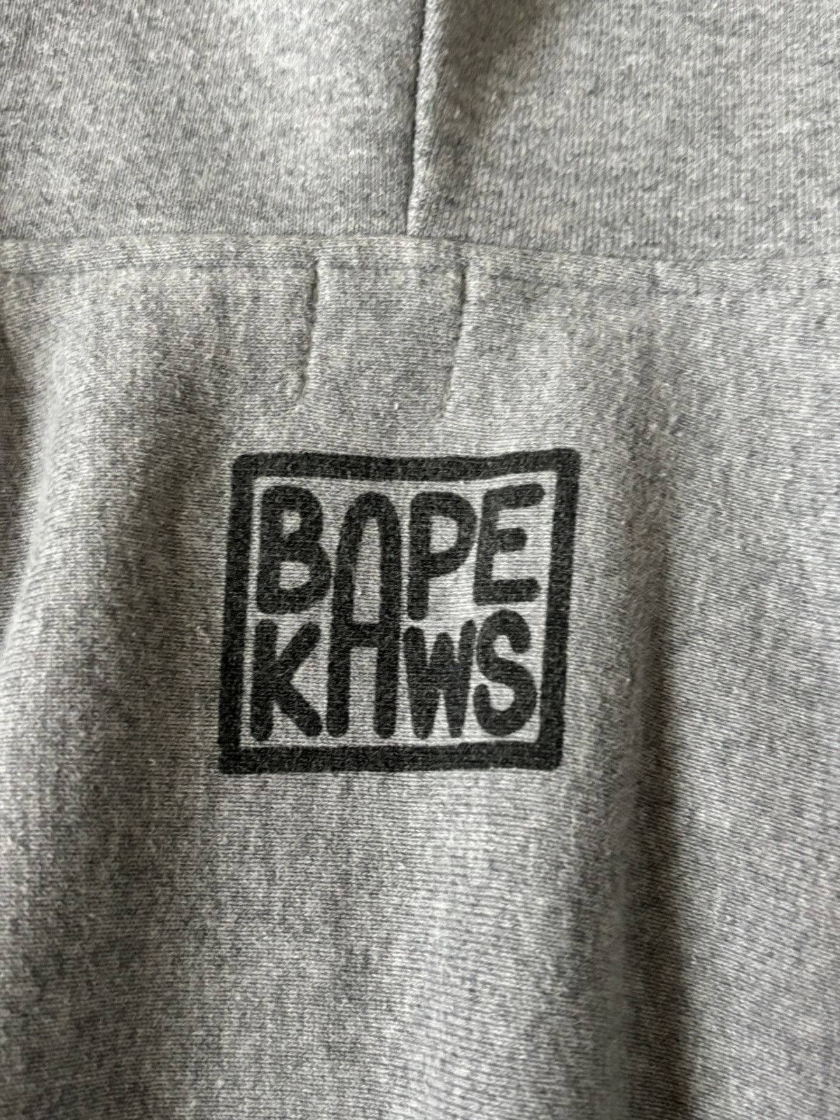 Bape × Kaws Baby Milo Bape Kaws Size US M / EU 48-50 / 2 - 3 Thumbnail