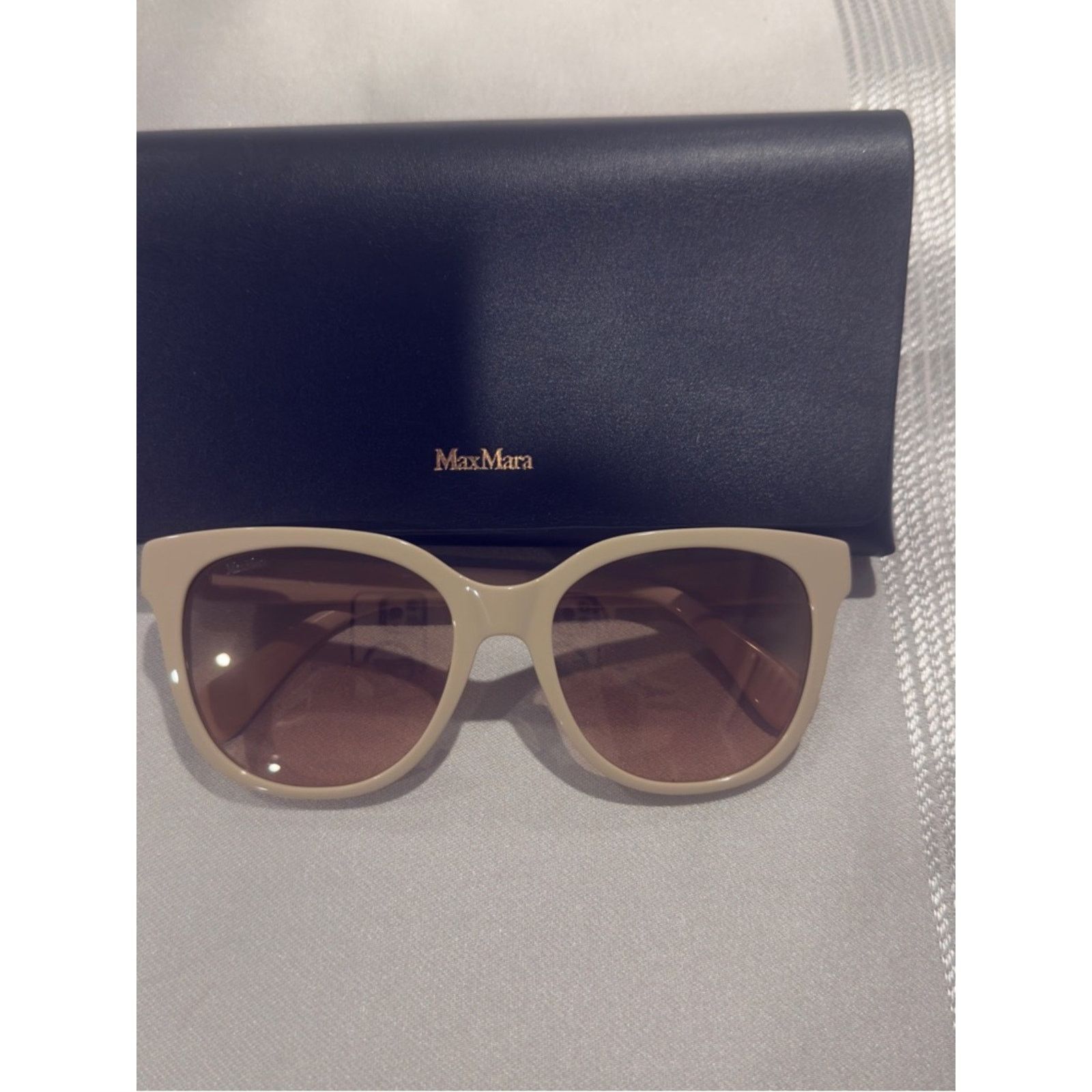 Max Mara MaxMara Cream Round Sunglasses MM0068 25G 54 Size ONE SIZE - 7 Thumbnail