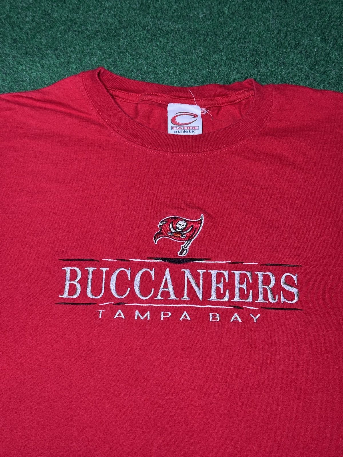 NFL Vintage Y2K Tampa Bay Buccaneers Embroidered 2XL T Shirt Size US XXL / EU 58 / 5 - 2 Thumbnail