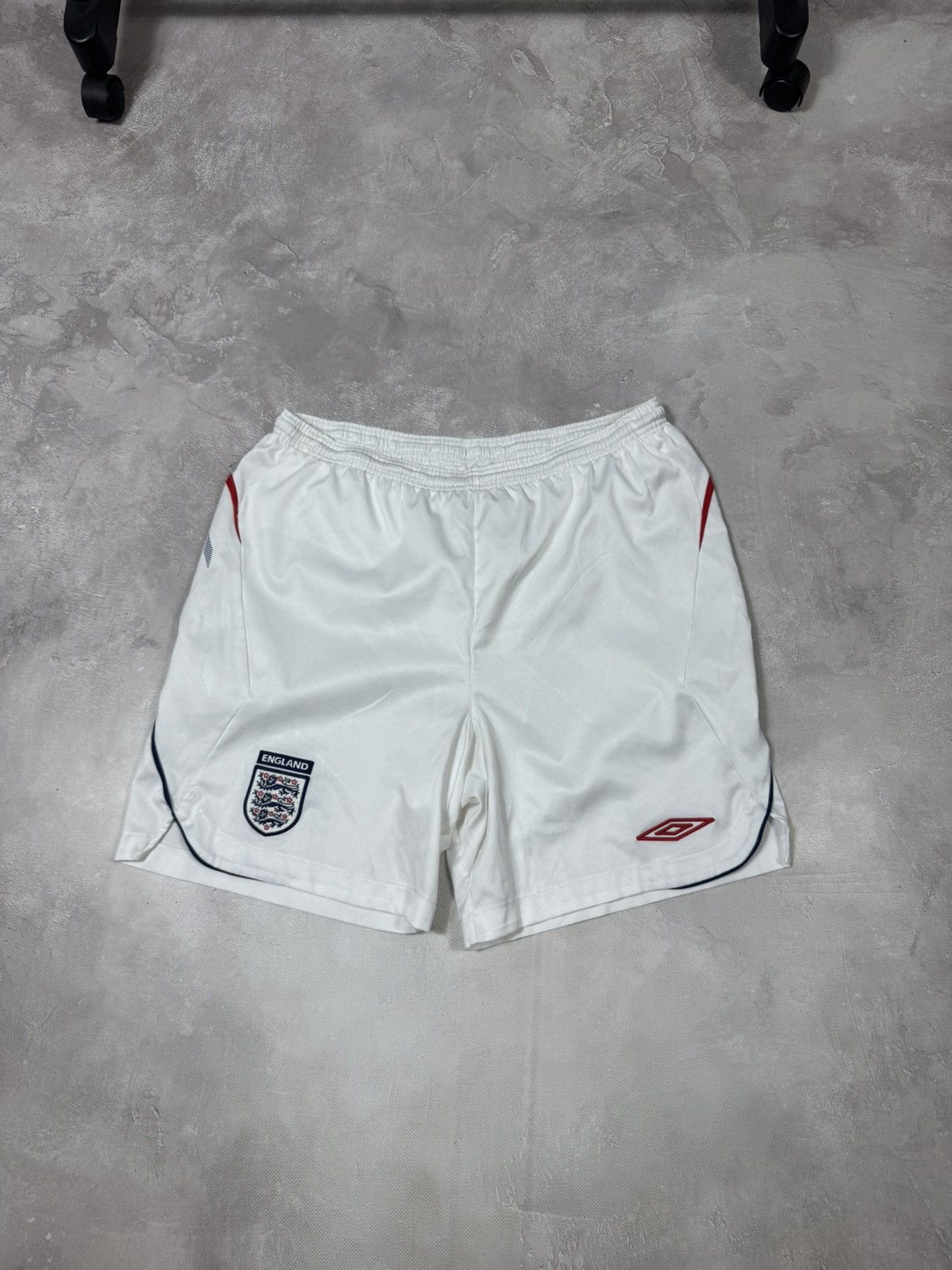 Umbro Umbro England White Y2k Nylon Short Size US 36 / EU 52 - 1 Thumbnail