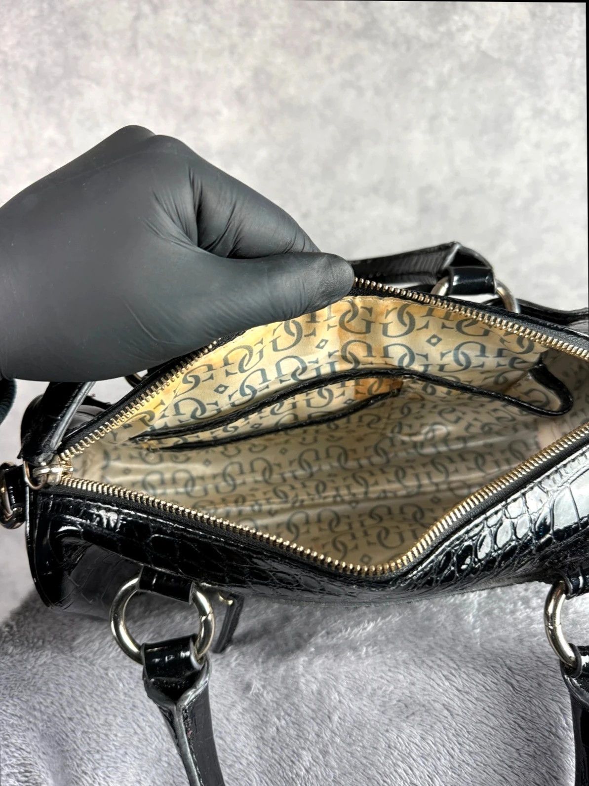 Guess Guess Patent Croc Handbag Black Bow Coquette Size ONE SIZE - 13 Thumbnail