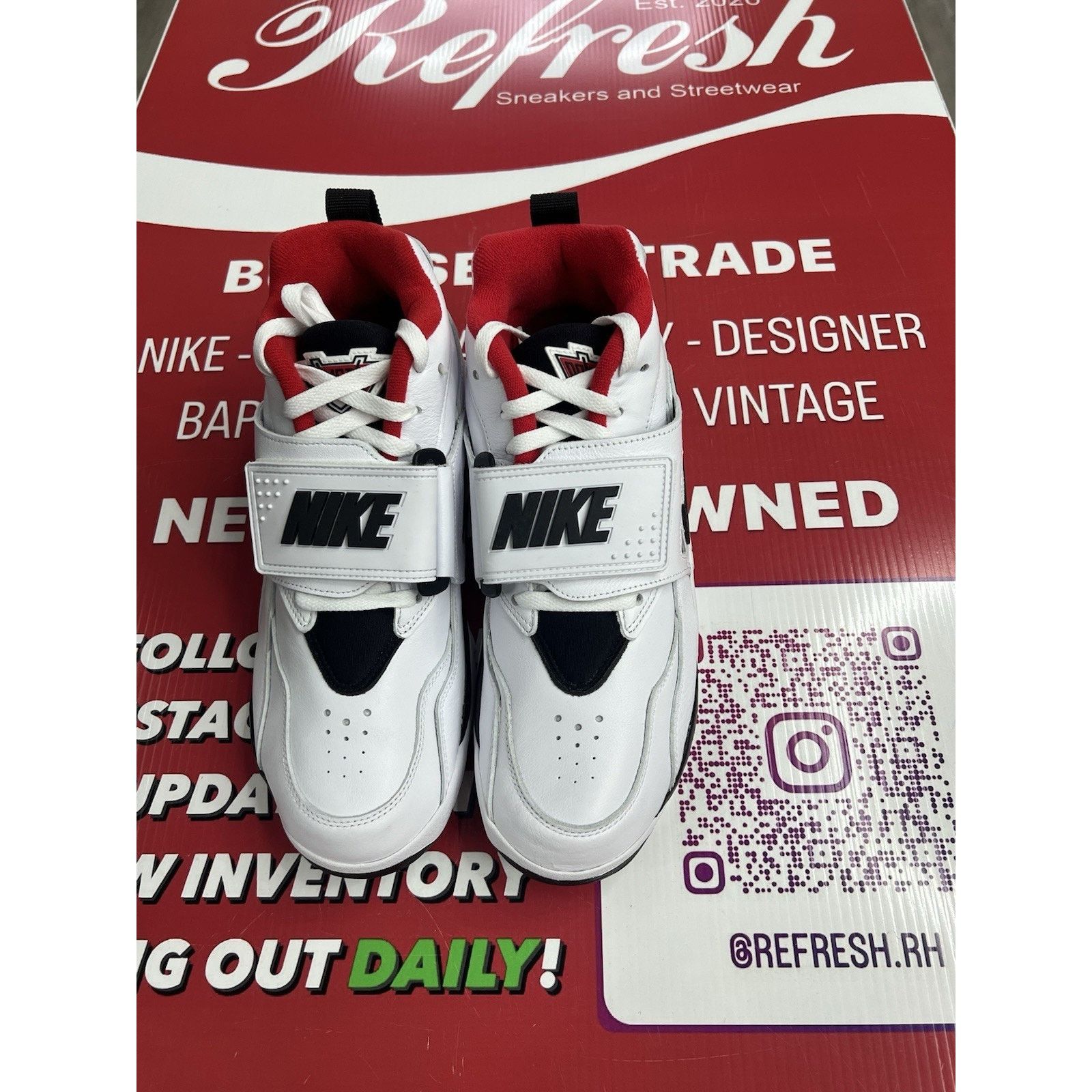 Nike Nike Air Diamond Turf Protro ‘92 Atlanta Falcons Size 10 Size US 10 / EU 43 - 4 Thumbnail