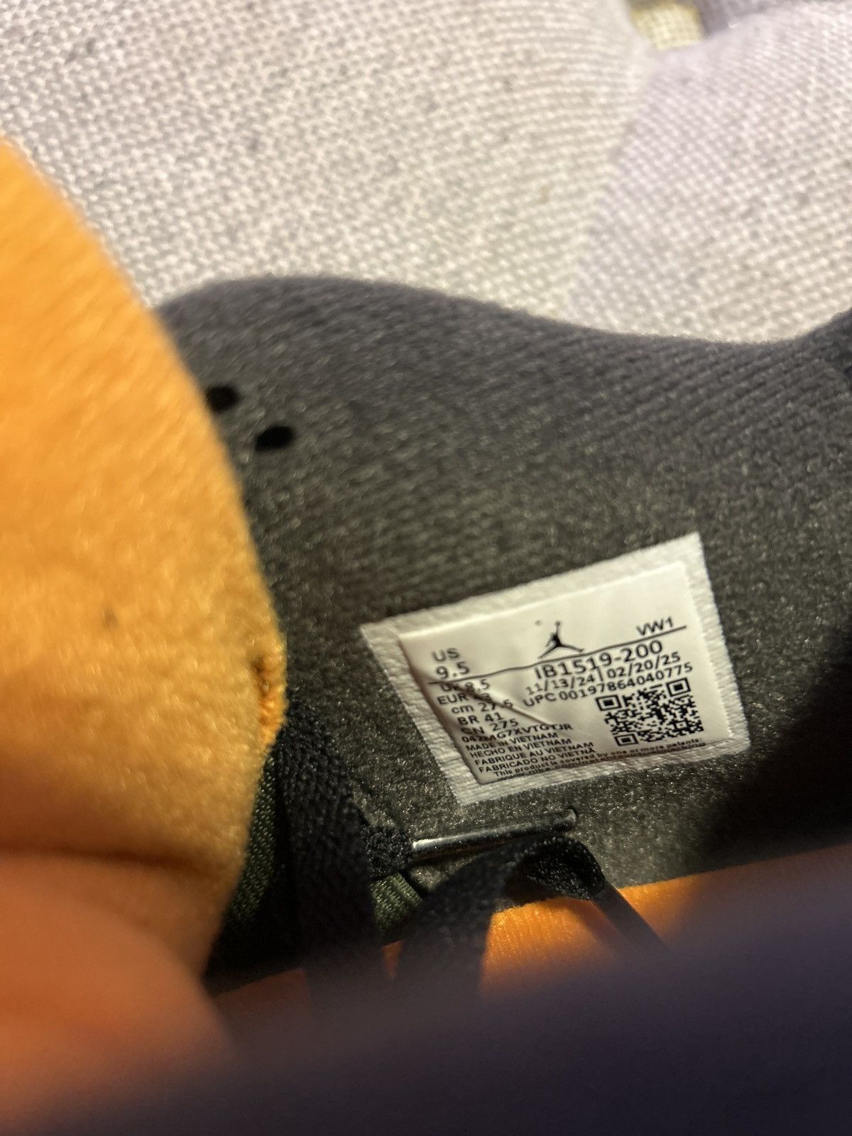 Jordan Brand × Undefeated Jordan 4 Undefeated Size US 9.5 / EU 42-43 - 6 Thumbnail