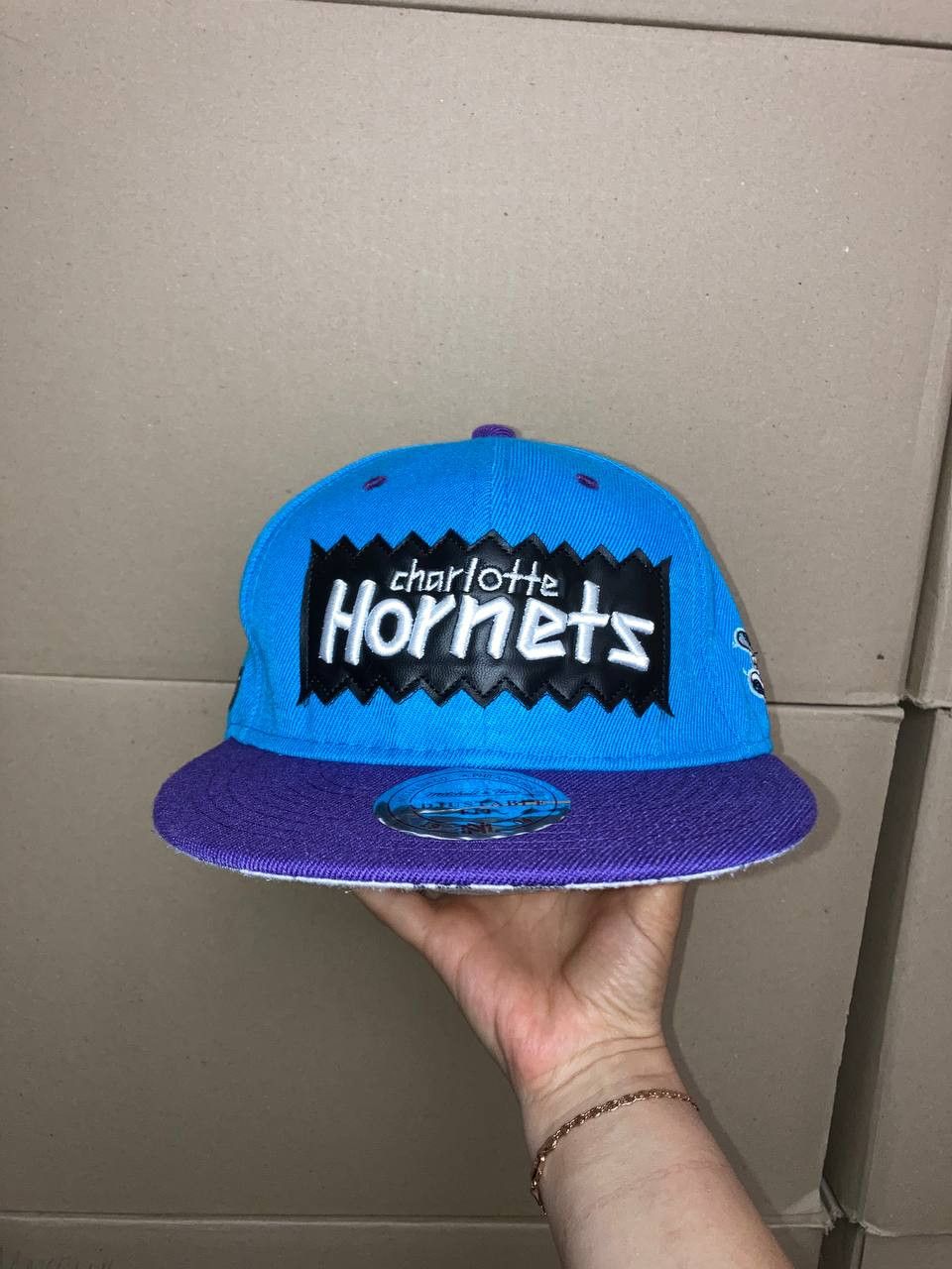 Mitchell & Ness VINTAGE CHARLOTTE HORNETS HAT CAP SNAP BACK NBA BASKETBALL Size ONE SIZE - 2 Thumbnail