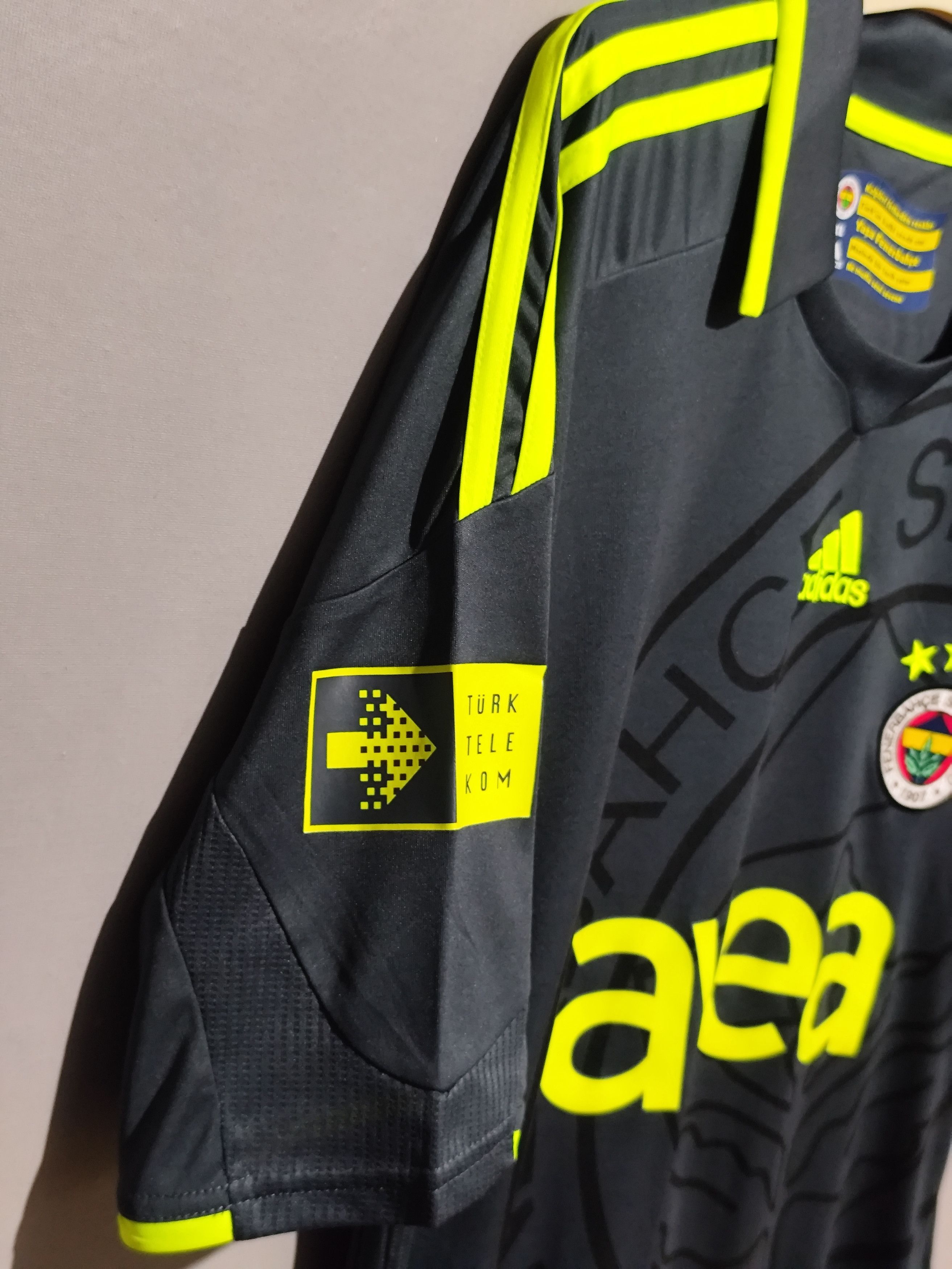 Adidas Adidas x Fenerbahce 2009-10 R. Carlos #3 Third Jersey Size US XL / EU 56 / 4 - 9 Thumbnail