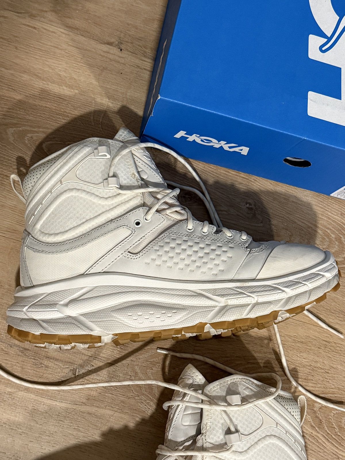 Hoka Hoka Tor Ultra Hi Eggnog Size 8M Size US 8 / EU 41 - 8 Thumbnail