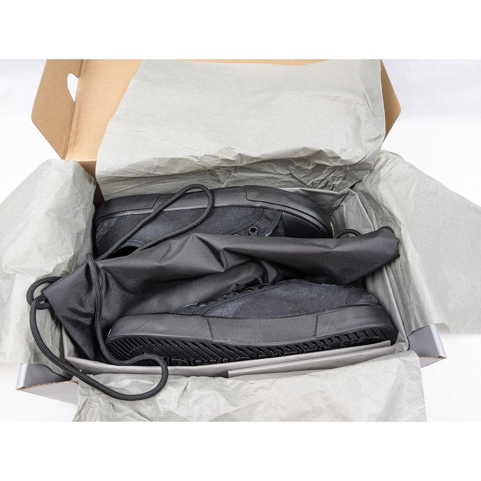 Balenciaga o1rshd1 Paris Low-Top Sneakers in Black Size US 8 / EU 41 - 22 Thumbnail