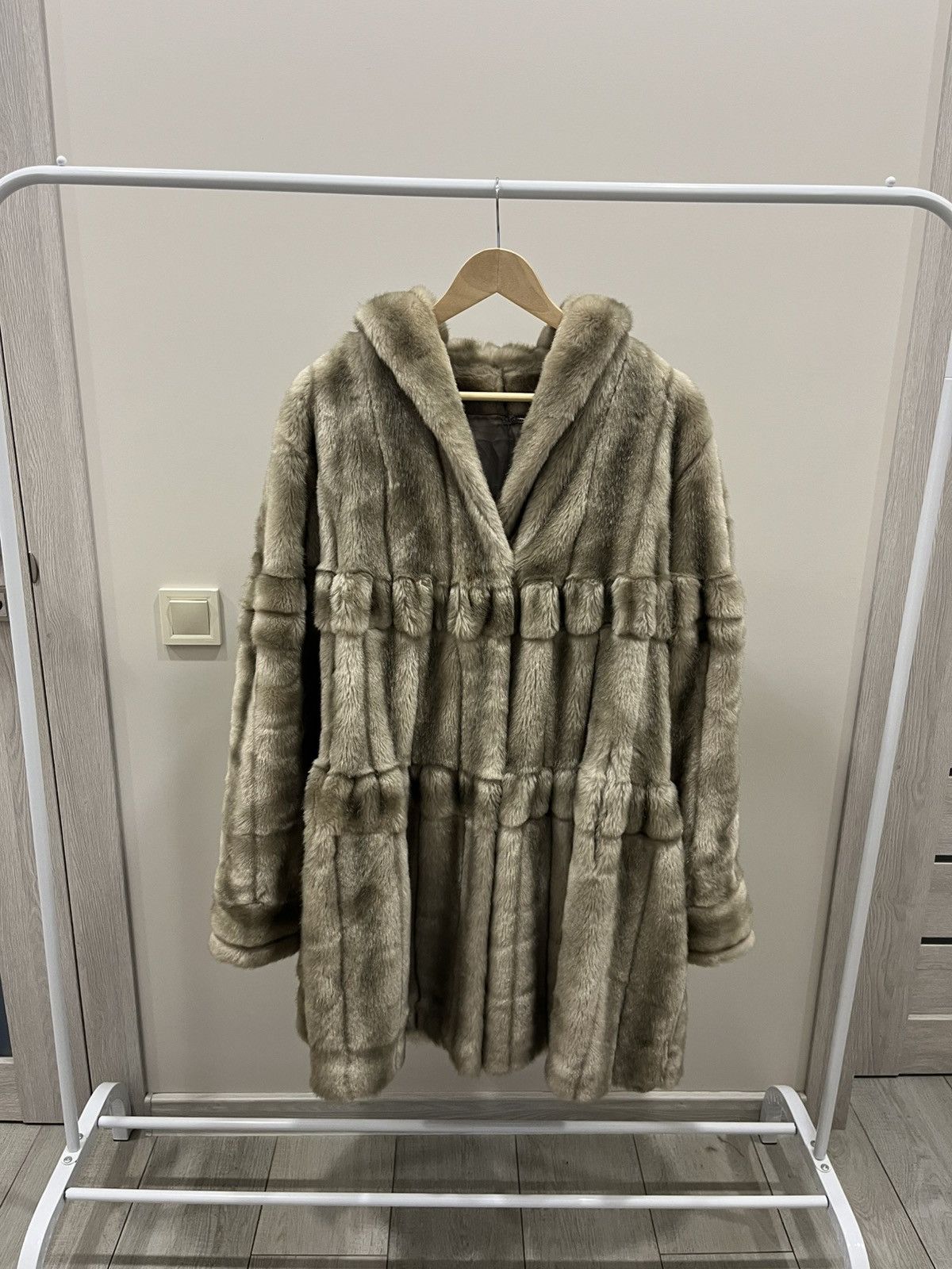 Japanese Brand Vintage Faux Fur Coat Made in France Size L / US 10 / IT 46 - 1 Thumbnail