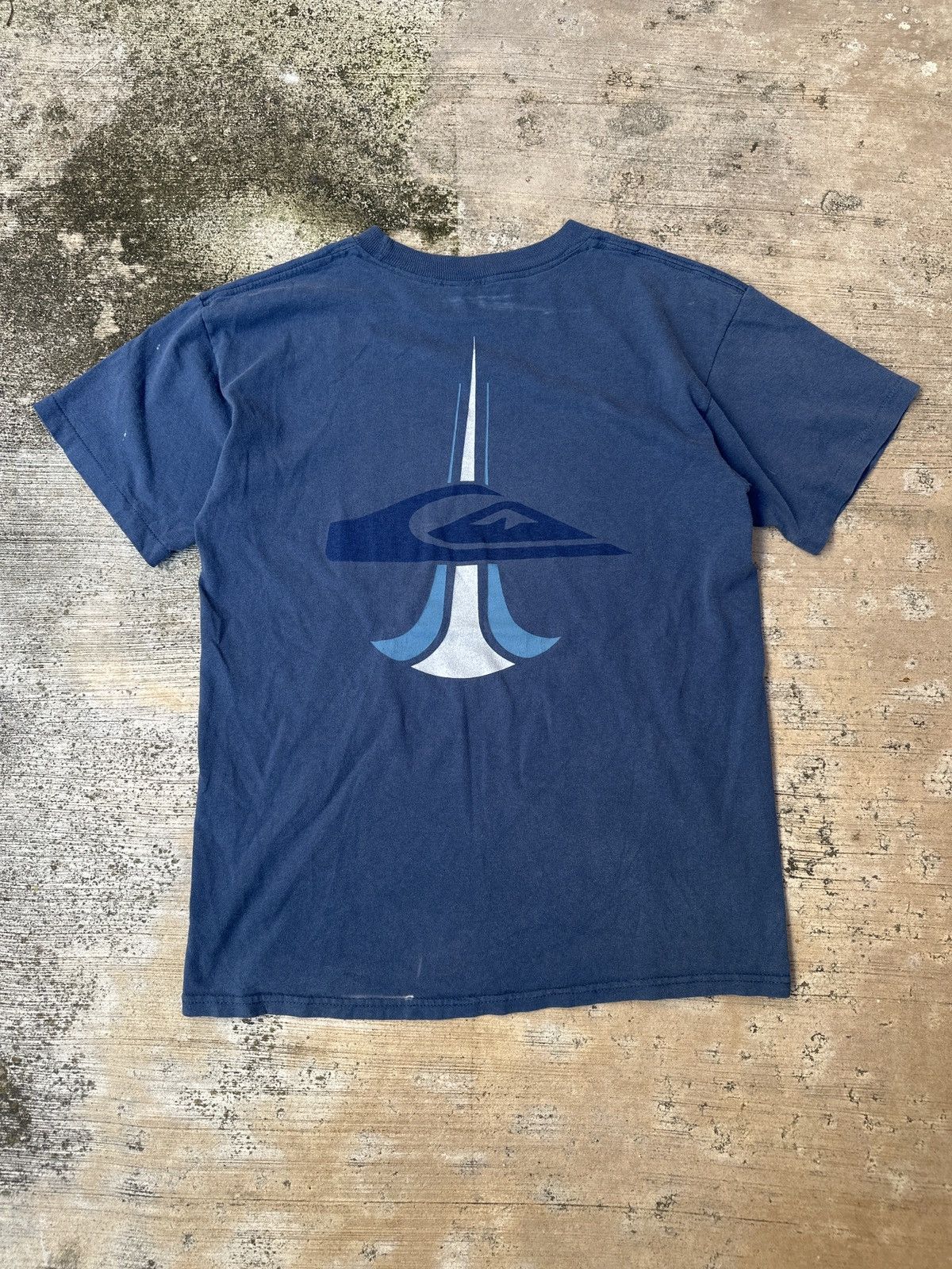 Quiksilver × Vintage Vintage 90s Dark Blue Quiksilver Surfwear T-Shirt SS Small Size US S / EU 44-46 / 1 - 1 Thumbnail