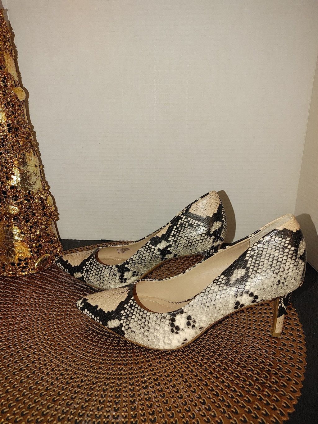 Alfani Alfani Jueles Snake Skin Heels Size 7M Size US 7 / IT 37 - 1 Thumbnail