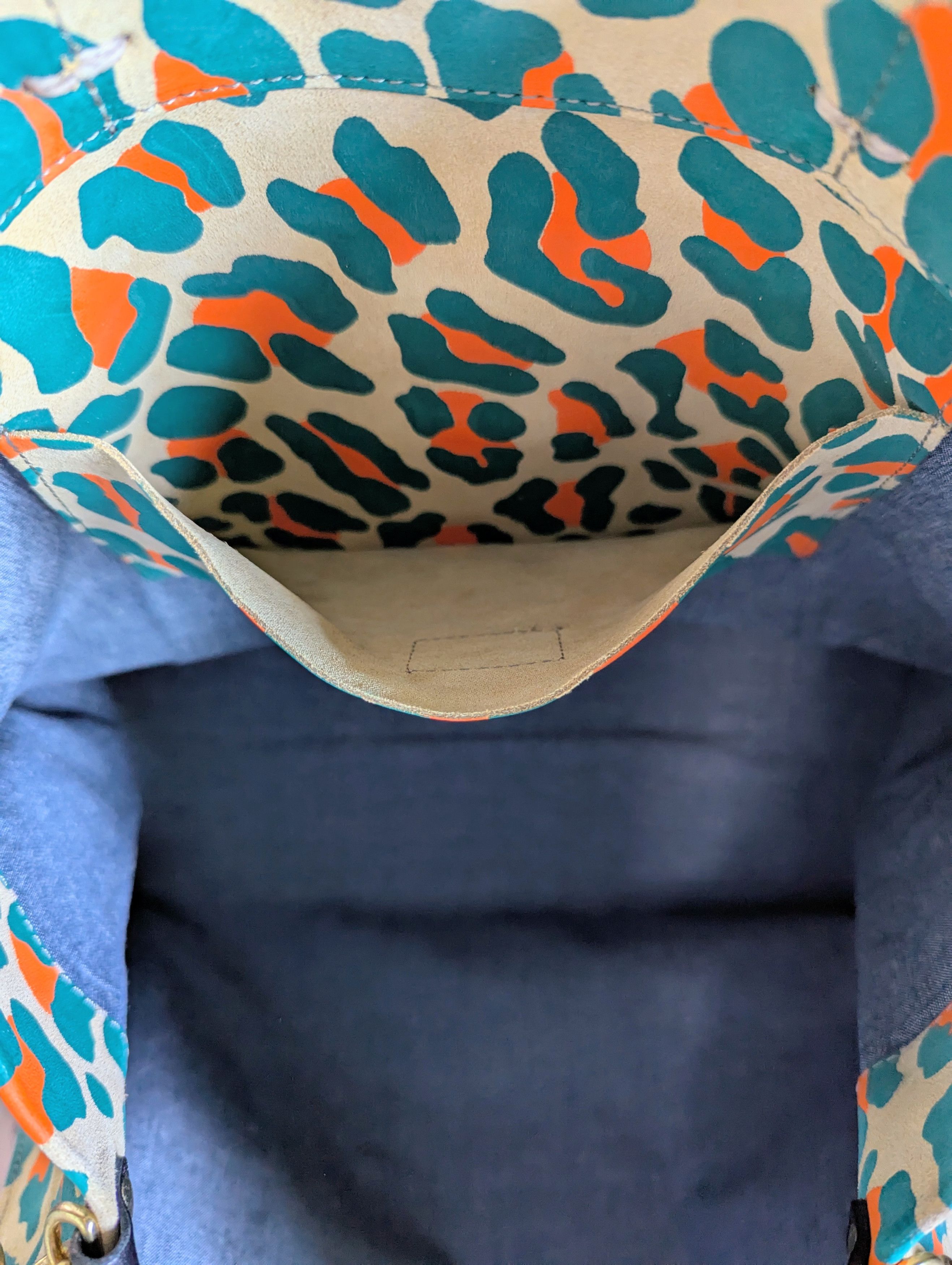 Clare V. Clare V. Simple Cheetah Animal Leopard Tote Bag Neon Cat Size ONE SIZE - 5 Thumbnail