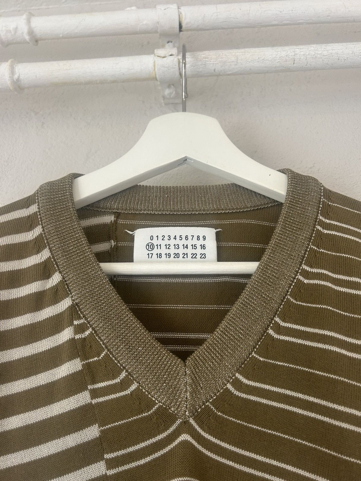 Maison Margiela Reconstructed Asymmetric Striped V-Neck Sweater Size US M / EU 48-50 / 2 - 7 Thumbnail