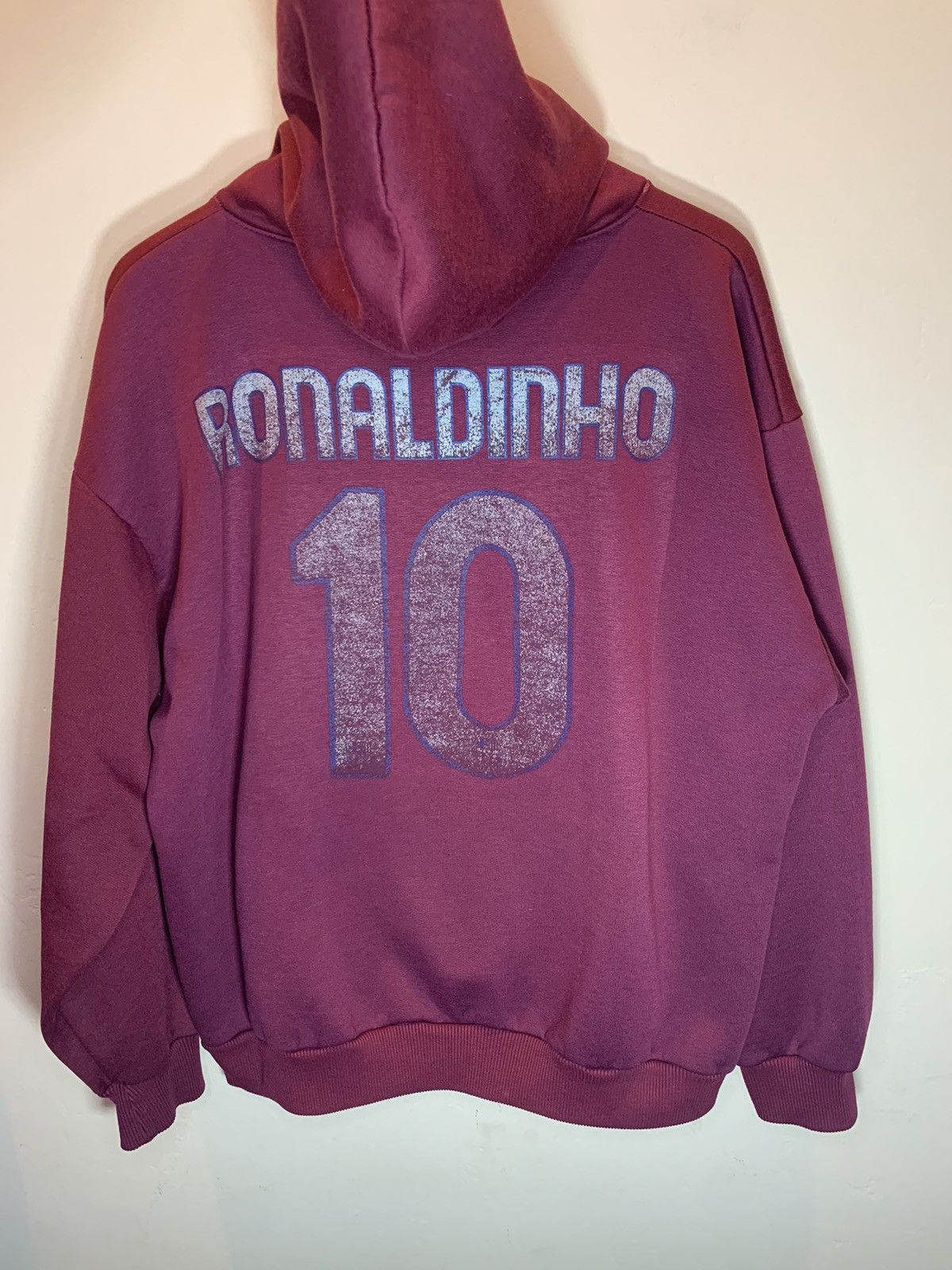 Vintage RARE* Vintage 90’s Ronaldinho #10 FC Barcelona Faded Hoodie Size US XL / EU 56 / 4 - 1 Thumbnail