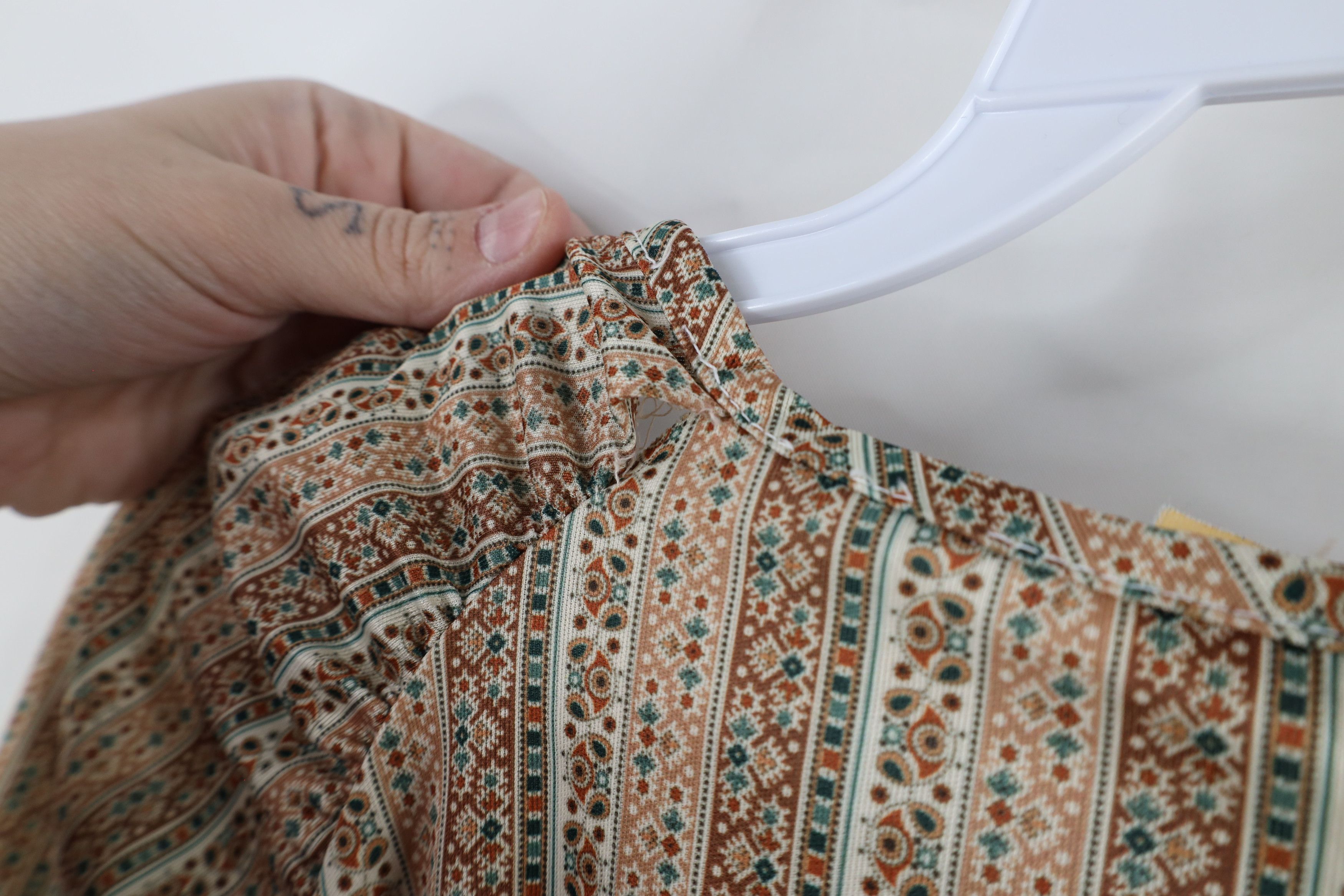 Vintage Vintage 70s Streetwear Rainbow Paisley Flower Knit Shirt Top Size L / US 10 / IT 46 - 8 Thumbnail