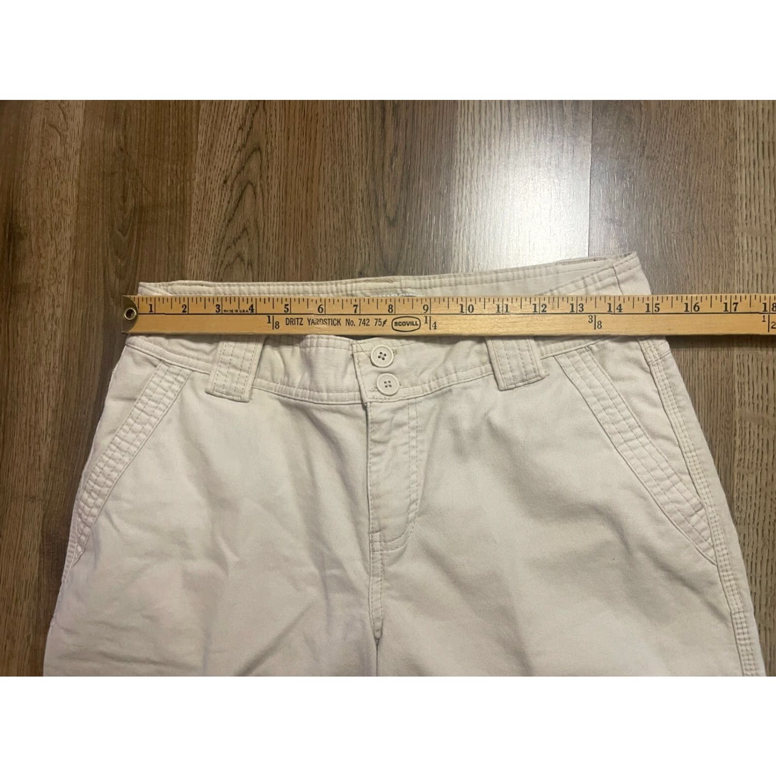 Old Navy Old Navy Pants Women's 8 White Capris Low Waist Pockets Casual Size 30" / US 8 / IT 44 - 4 Thumbnail